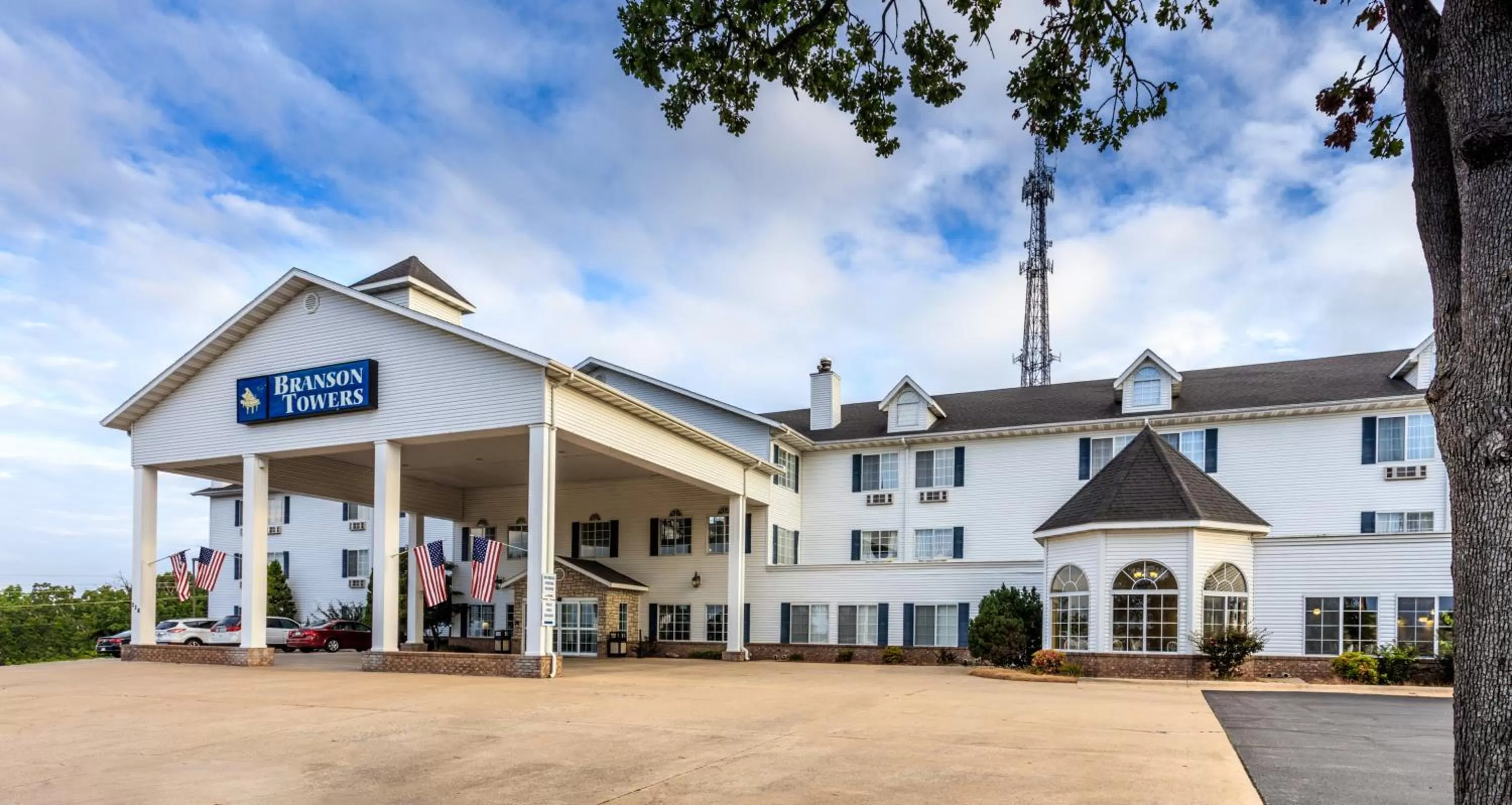 Property building in Branson Towers Hotel