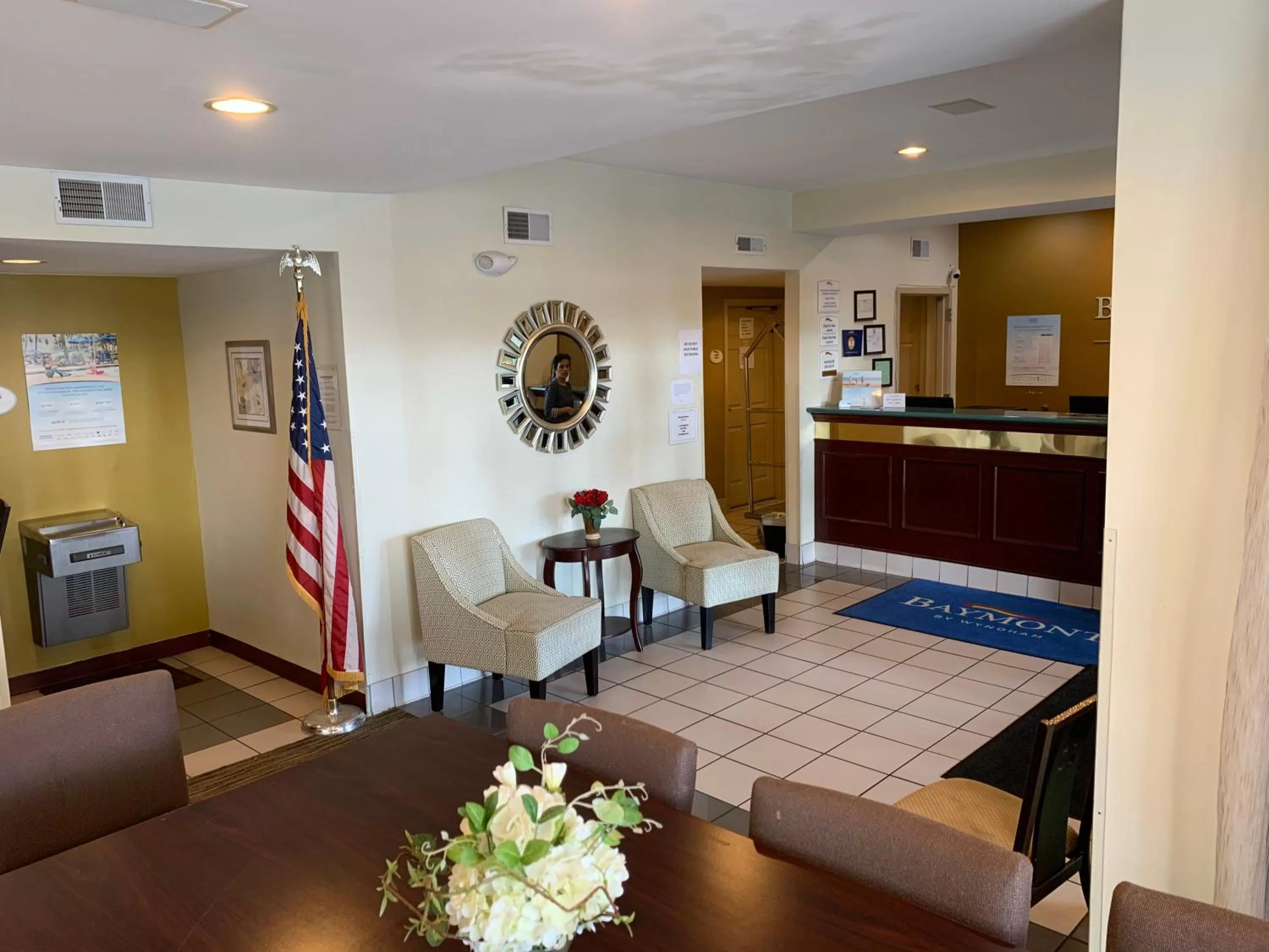 Lobby or reception in Baymont by Wyndham Cave City