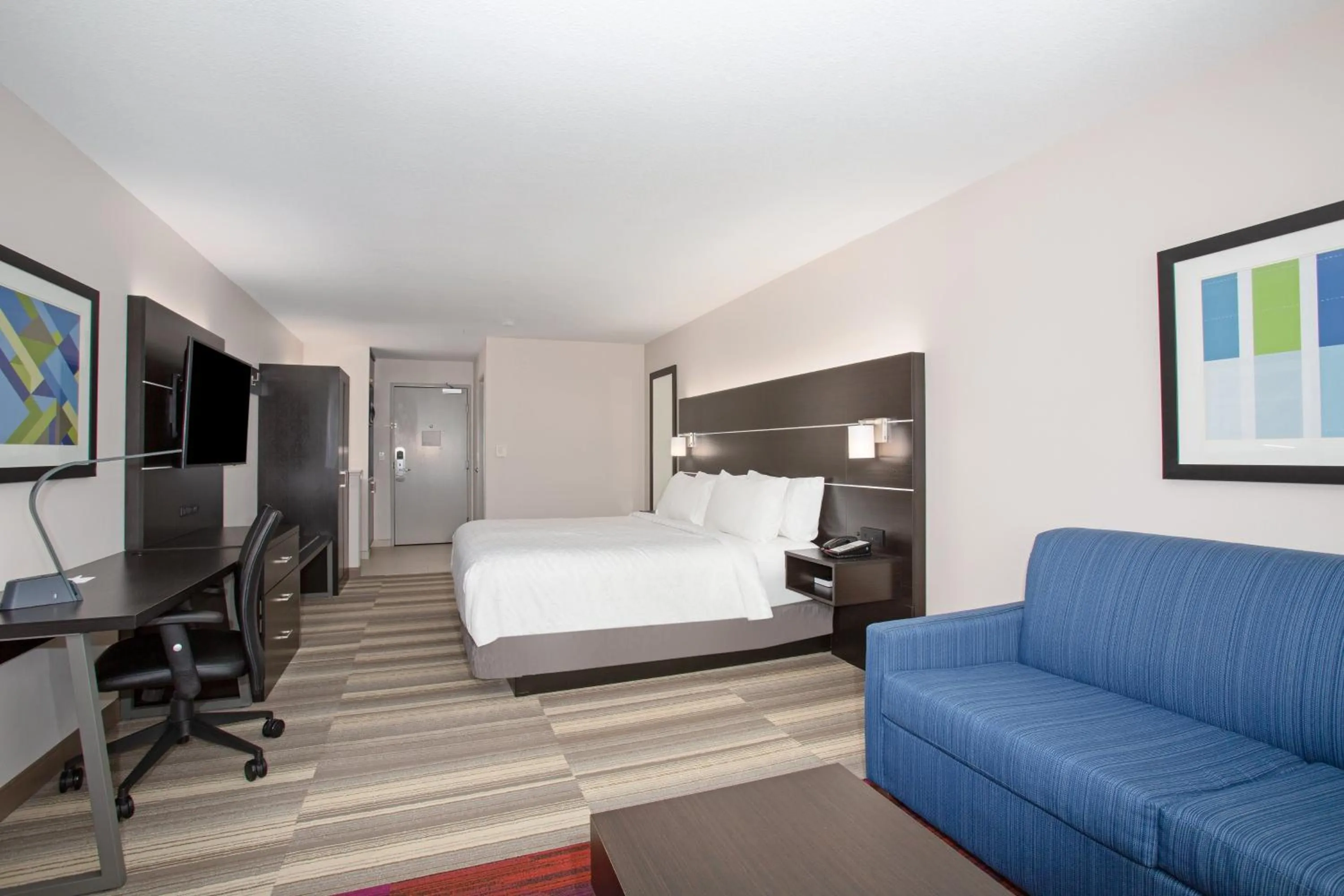 Photo of the whole room, Bed in Holiday Inn Express & Suites Lincoln City by IHG