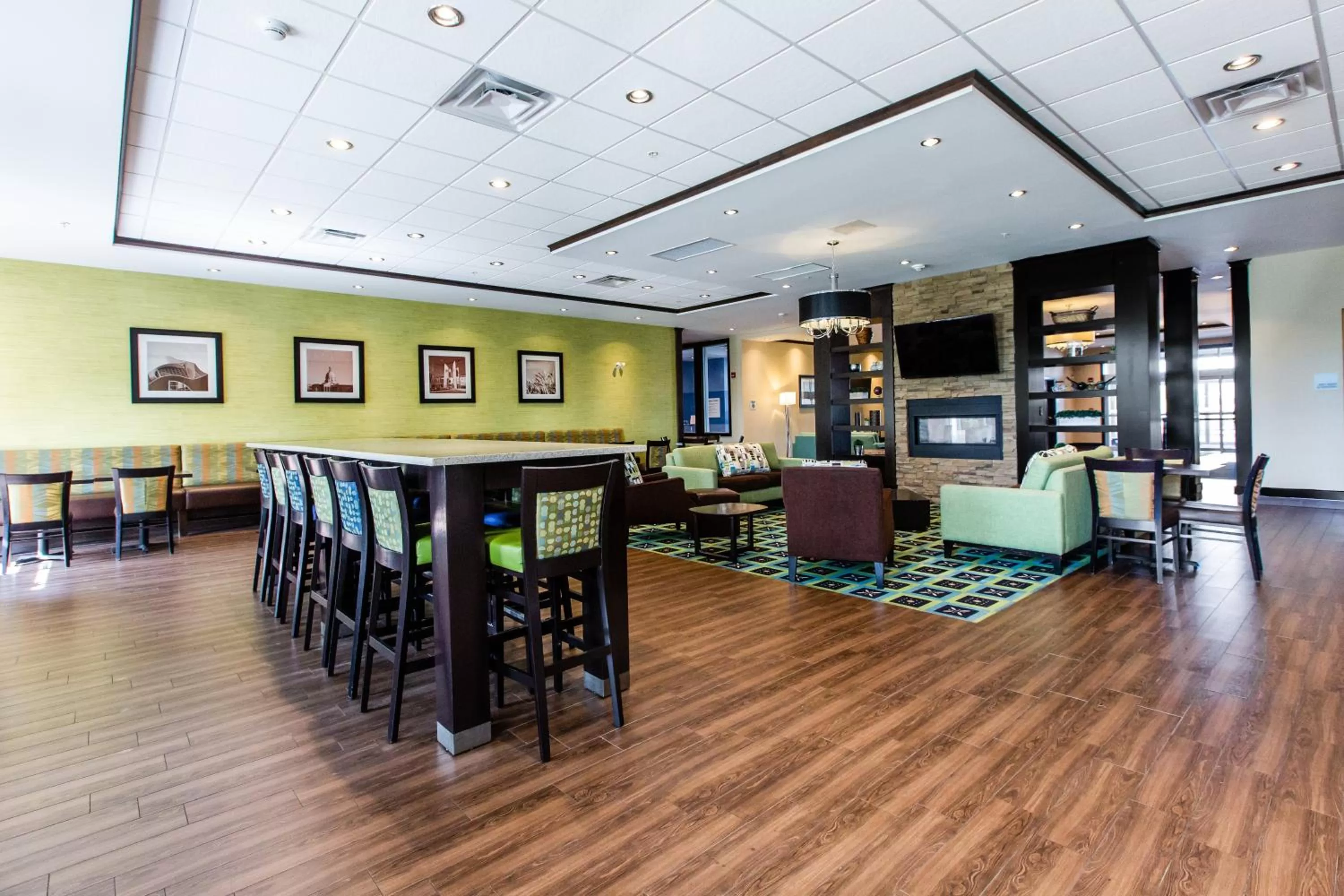 Breakfast in Holiday Inn Express & Suites Spruce Grove - Stony Plain by IHG