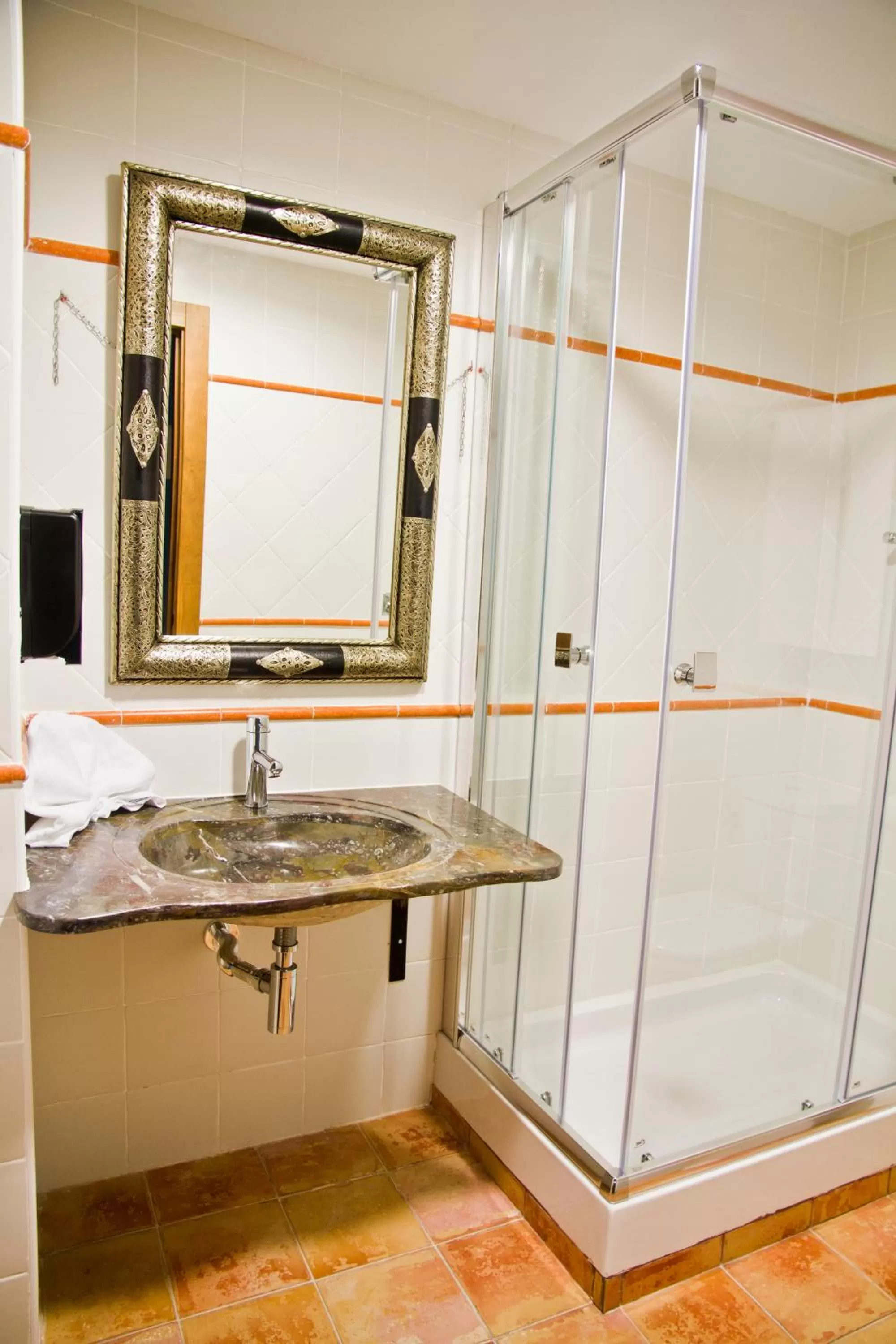 Bathroom in Hotel Plaza