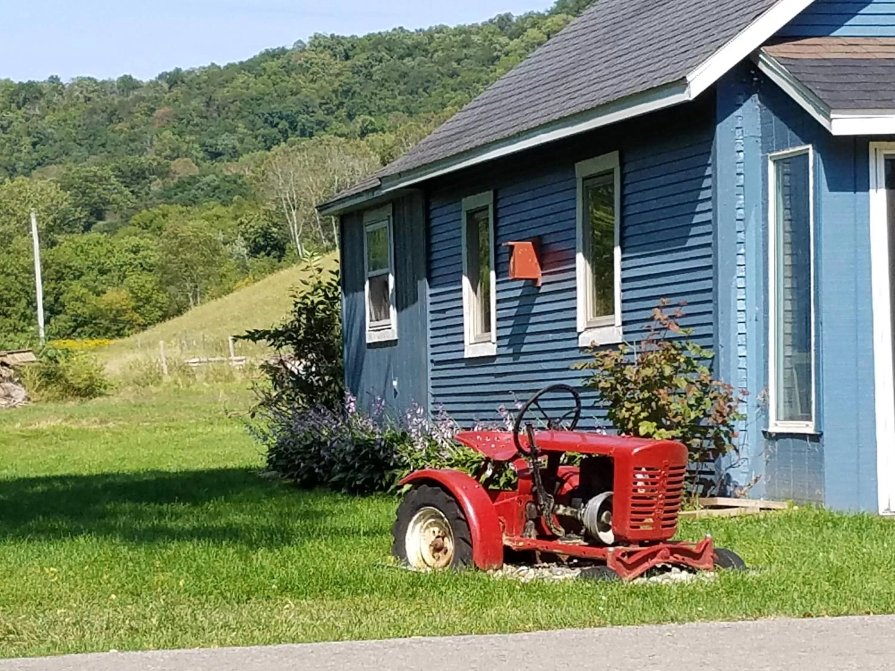 Property building in Rainbow Ridge Farms