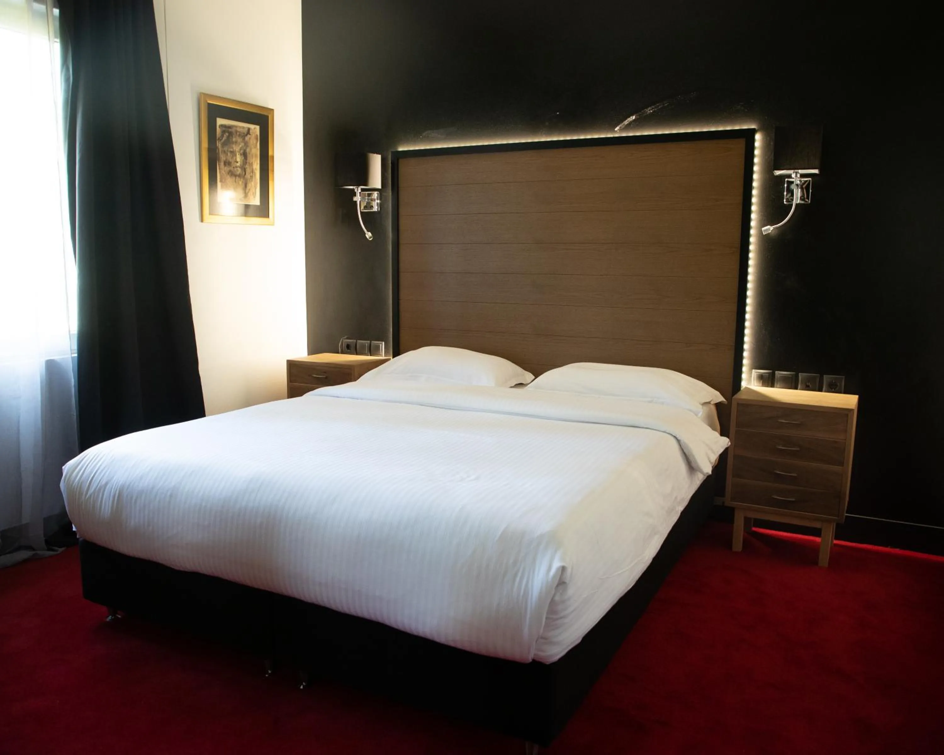 Bedroom, Bed in Andromeda Suites