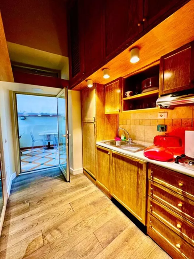 Kitchen/Kitchenette in Quirinale luxury suite Roma