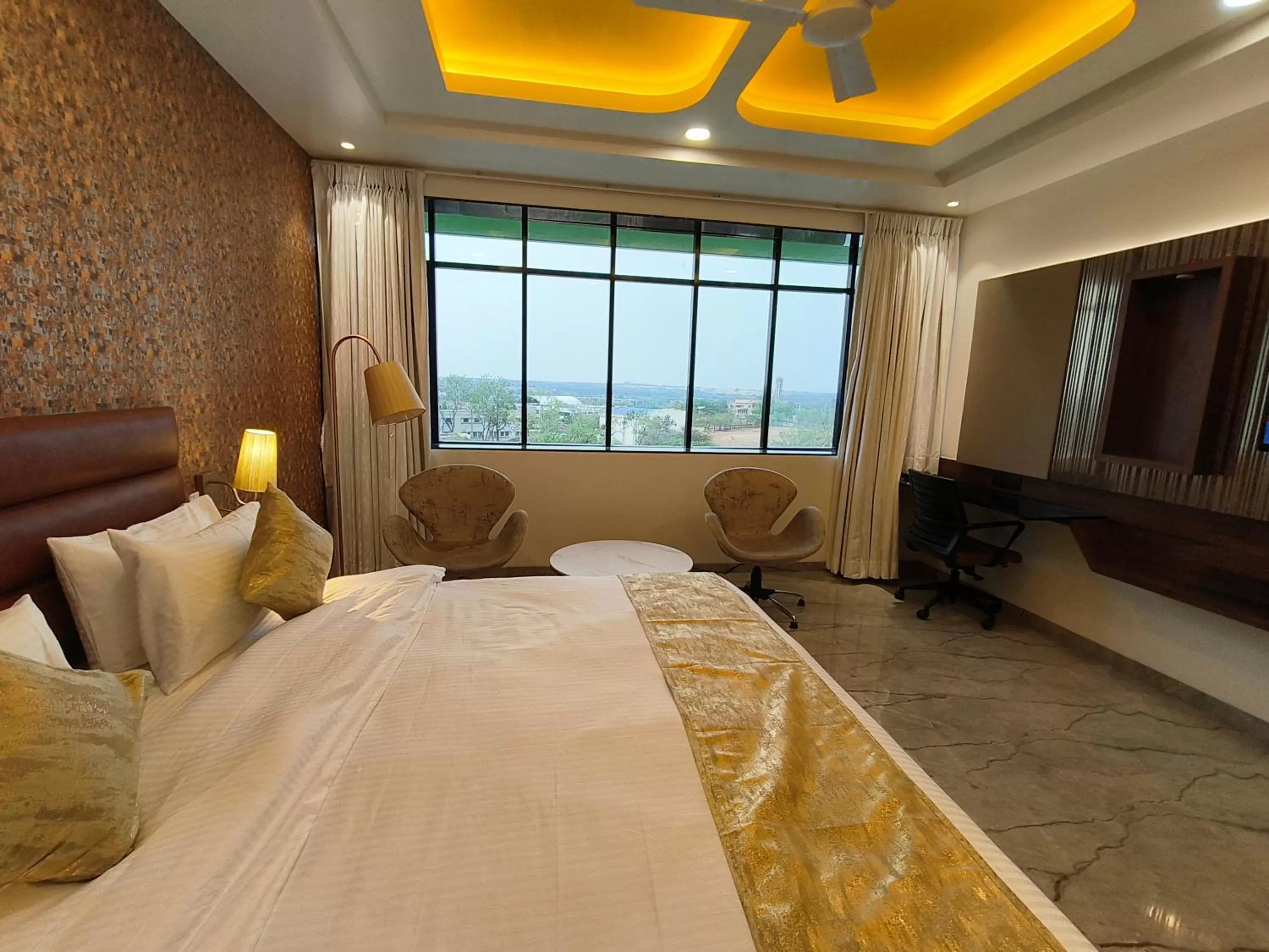 Bed in Four Petals Executive by LHMS