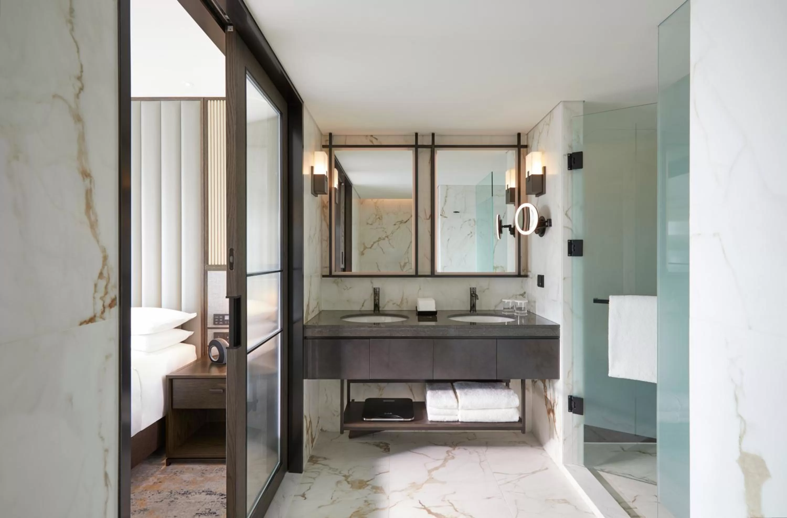 Bathroom in Grand InterContinental Seoul Parnas by IHG