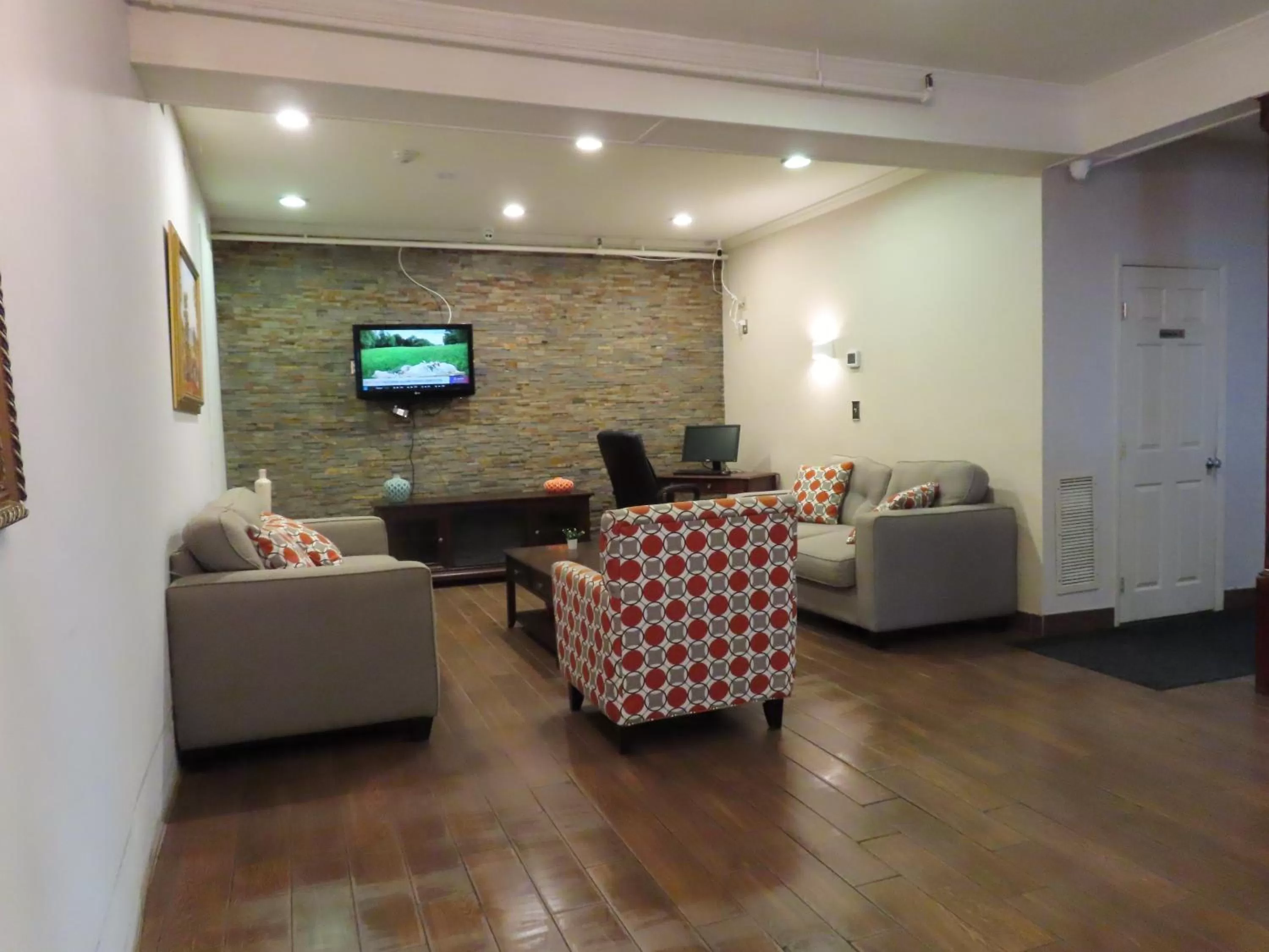 Lobby or reception, Seating Area in St Charles Hotel Downtown Hudson