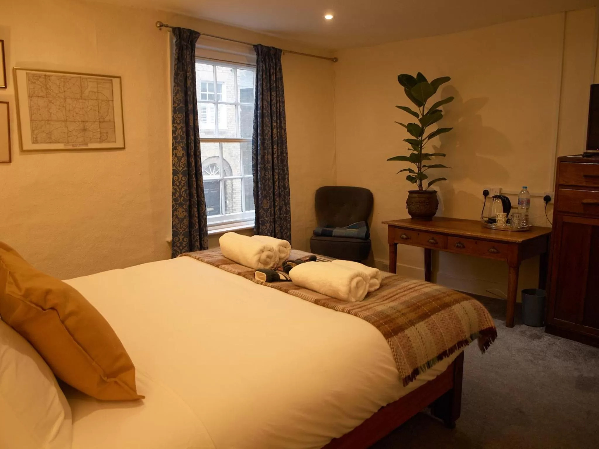 Bed in Painters at the Angel