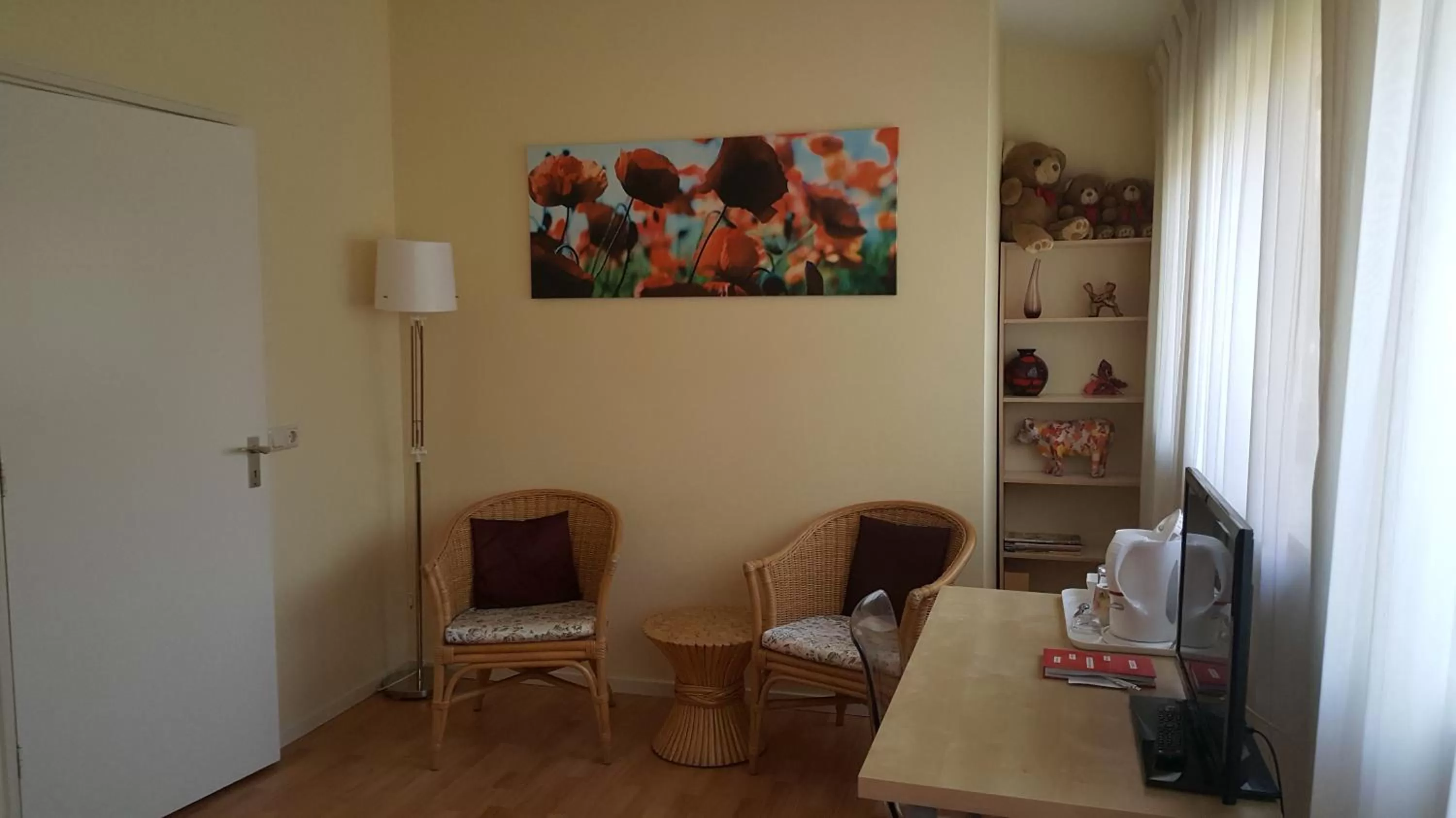 Bed, Seating Area in B&B De Slaperije