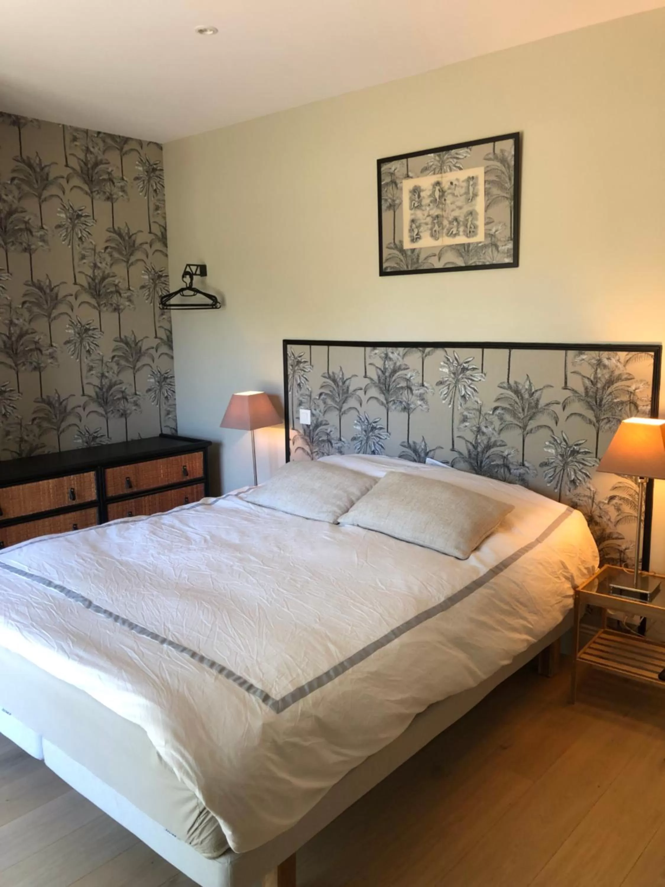 Photo of the whole room, Bed in Chambre d'Hôte Touquet's Garden