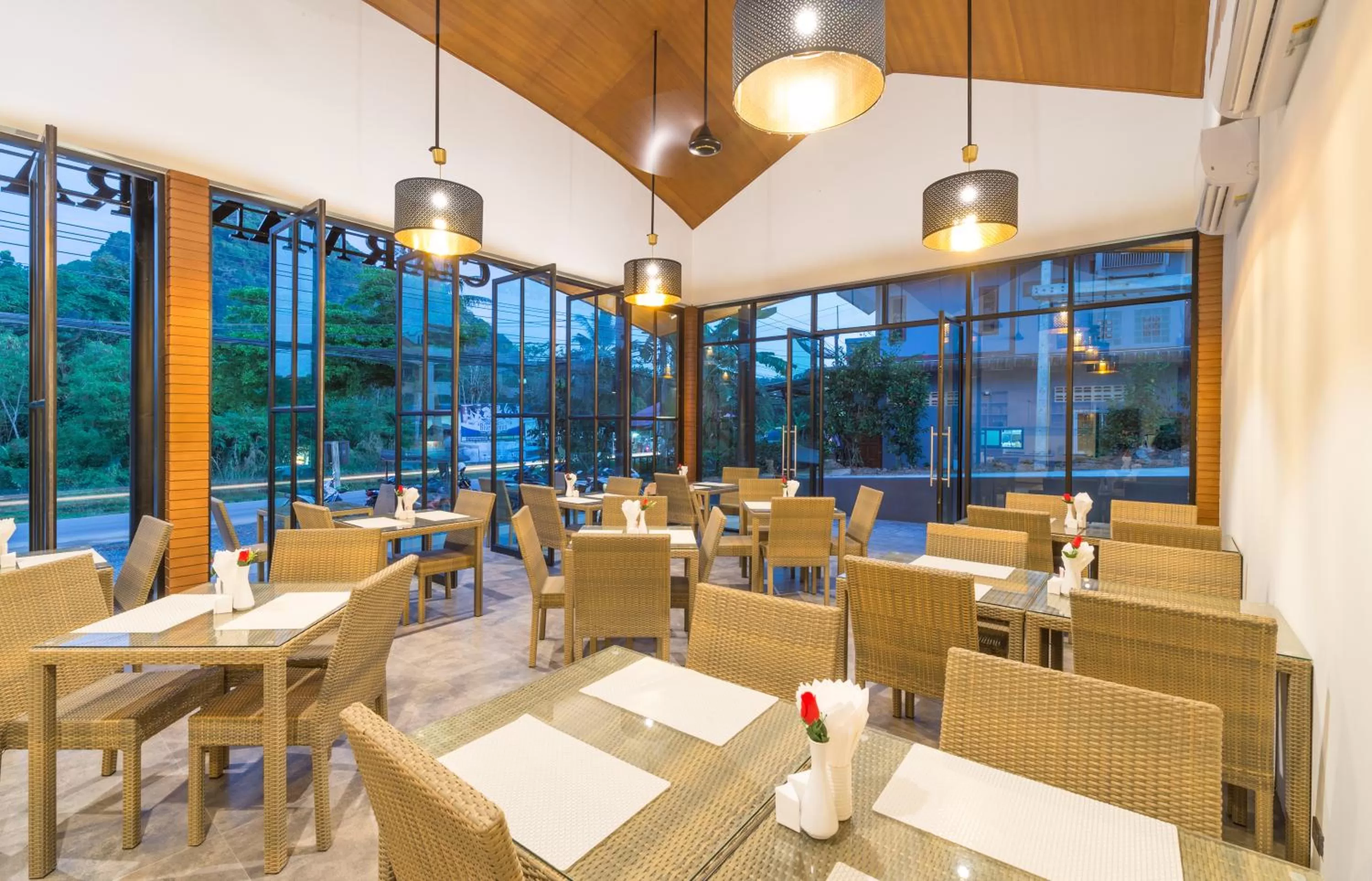 Restaurant/places to eat in Cher​mantra​ Aonang​ Resort & Pool​ Suite