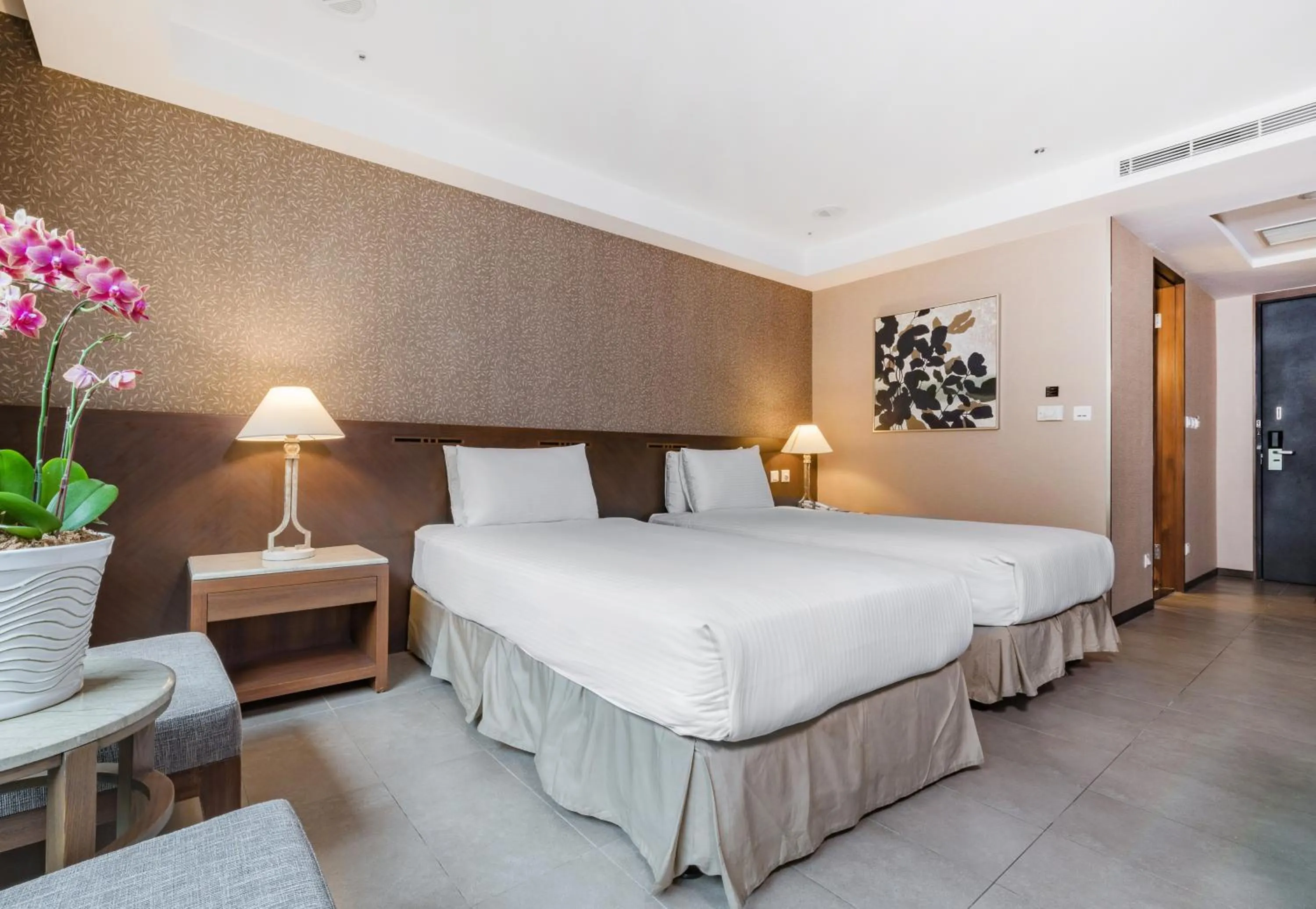 Photo of the whole room, Bed in Great Roots Forestry Spa Resort