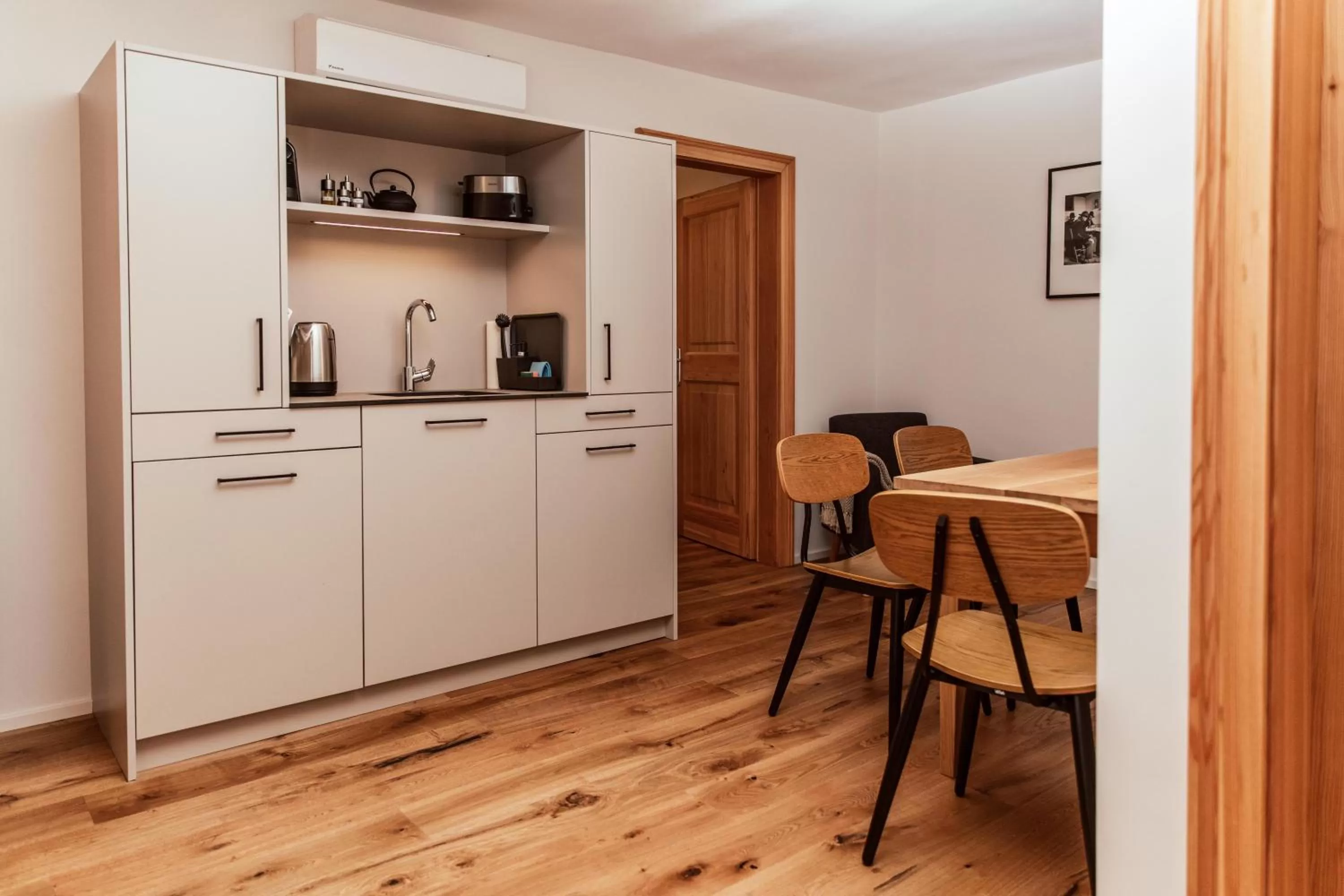Kitchen or kitchenette in the salt townhouse