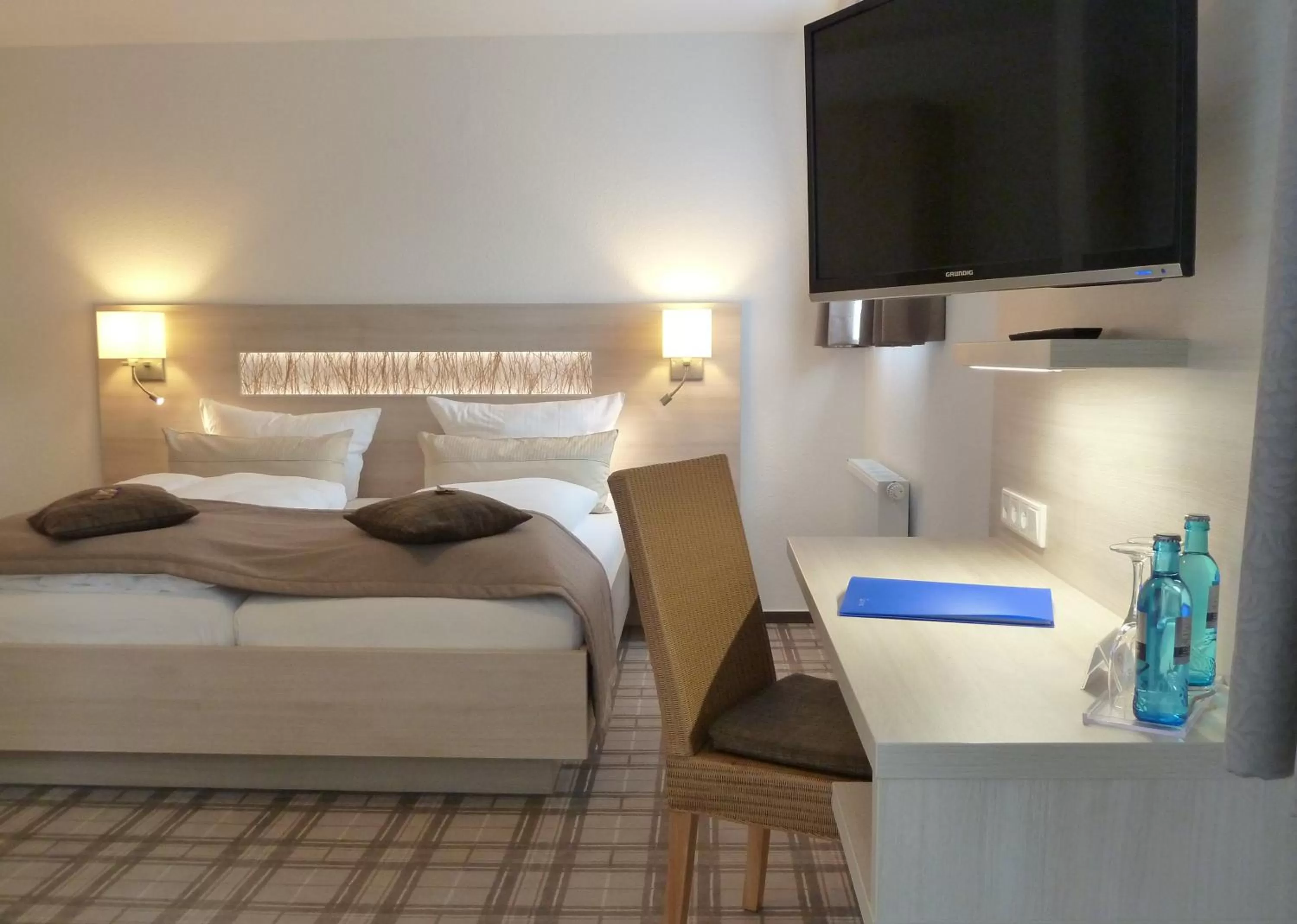 Photo of the whole room, Bed in Hotel-Restaurant Goldenstedt