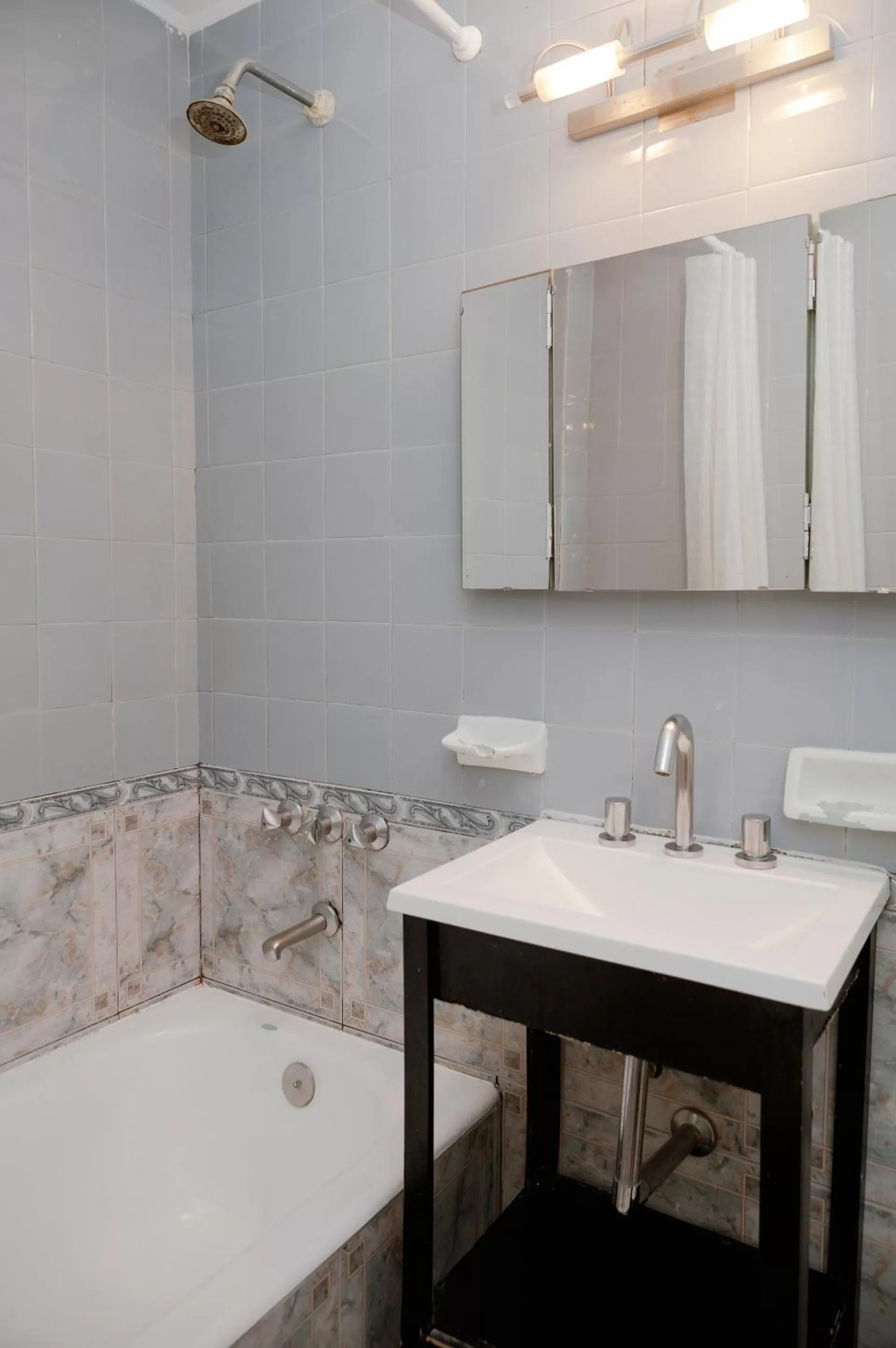 Bathroom in Tucuman Palace Hotel