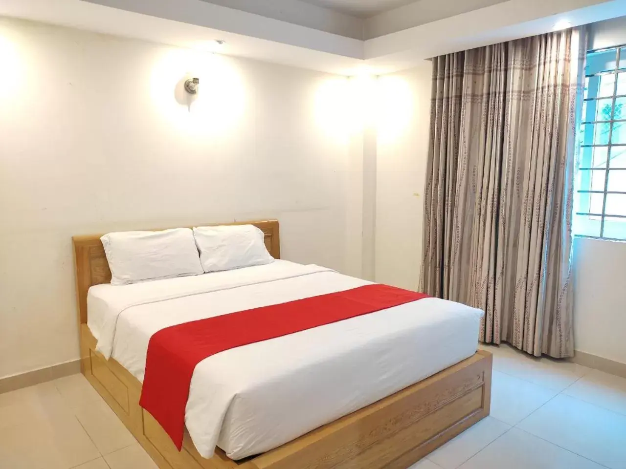 Deluxe Double Room in CAROLINE SEA HOTEL Deluxe Double Room in CAROLINE SEA HOTEL