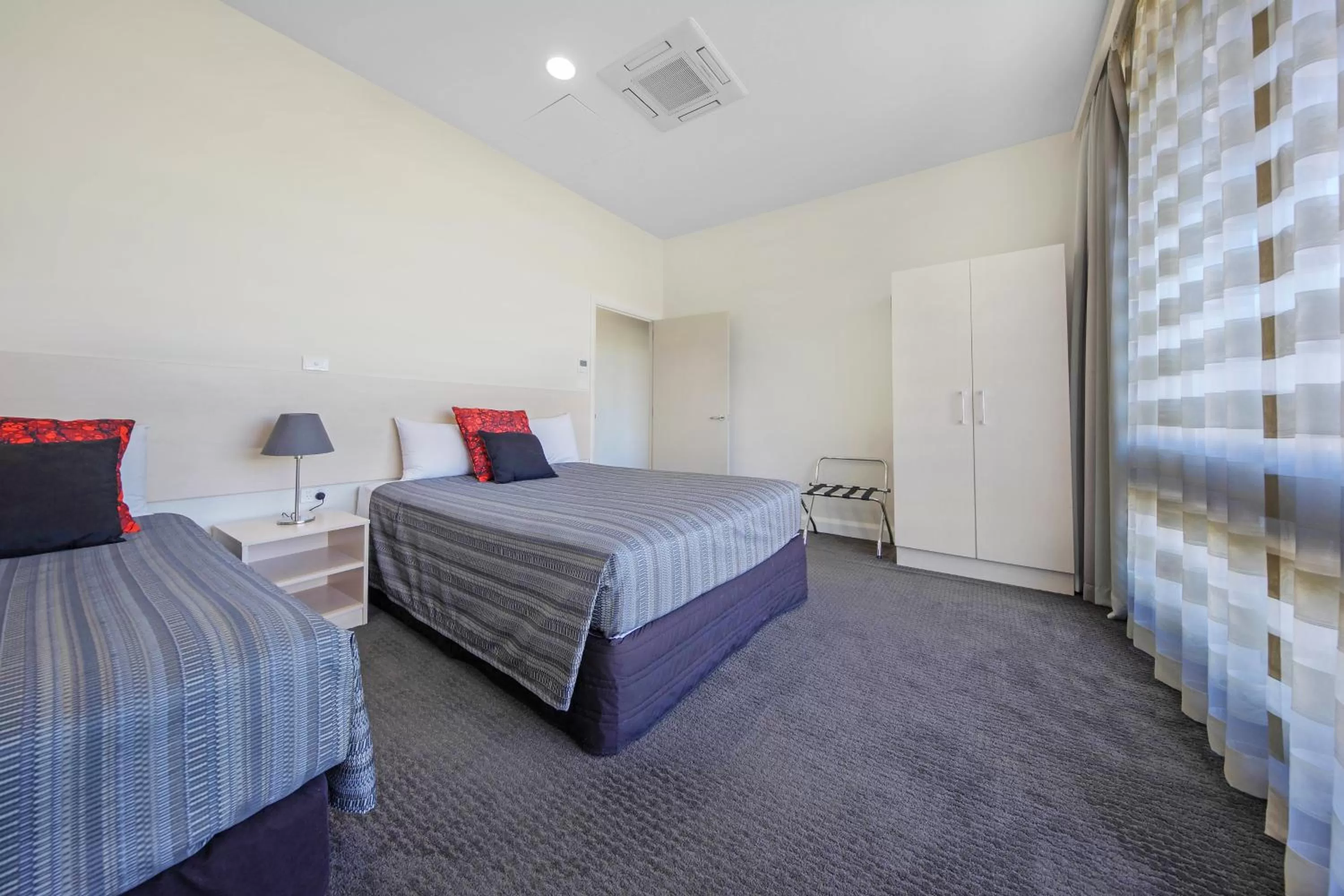 Bed in Belconnen Way Hotel & Serviced Apartments