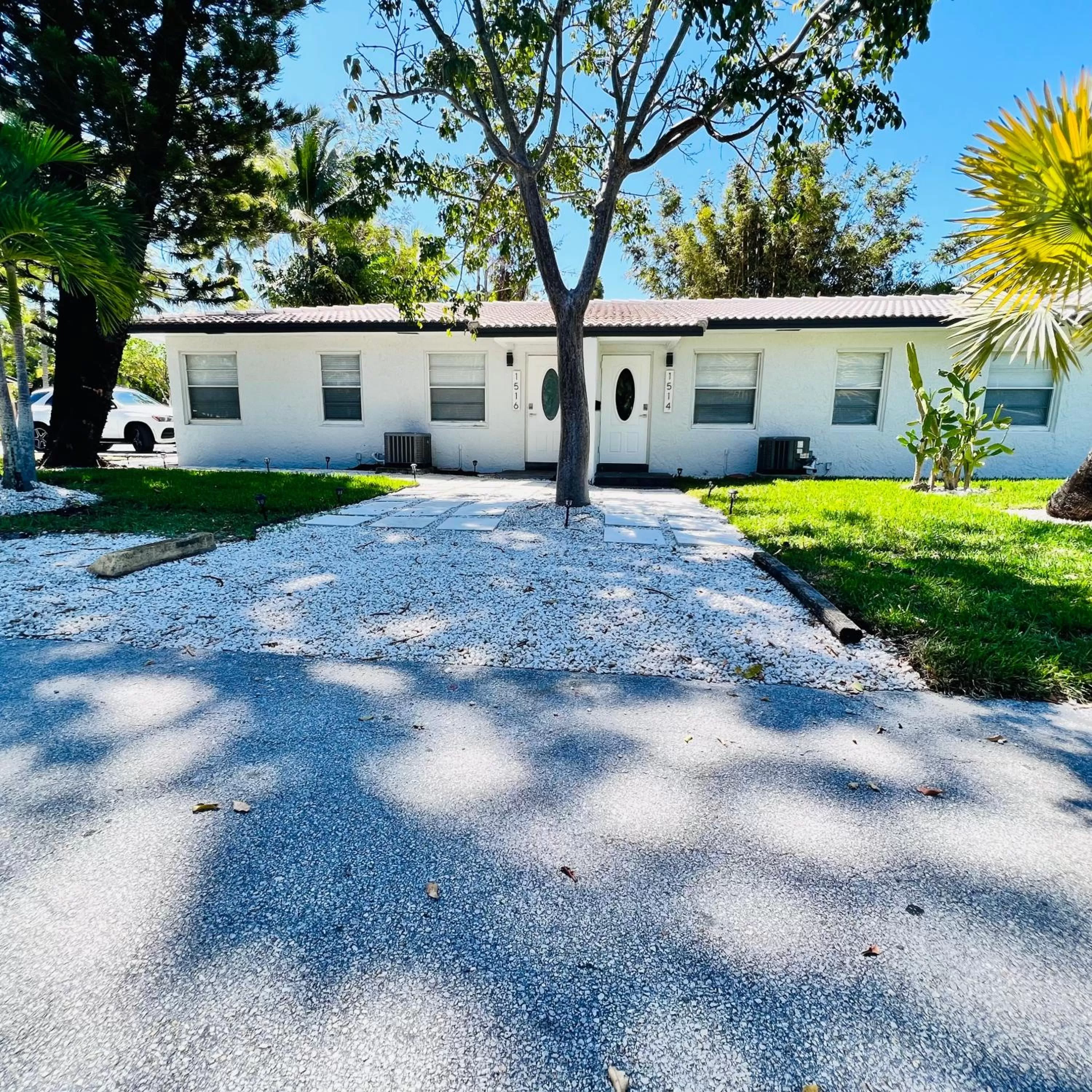 Property building in CocoBay 2BR Condos Near Beach, Galleria Mall, Wilton Manors, Cruise Port