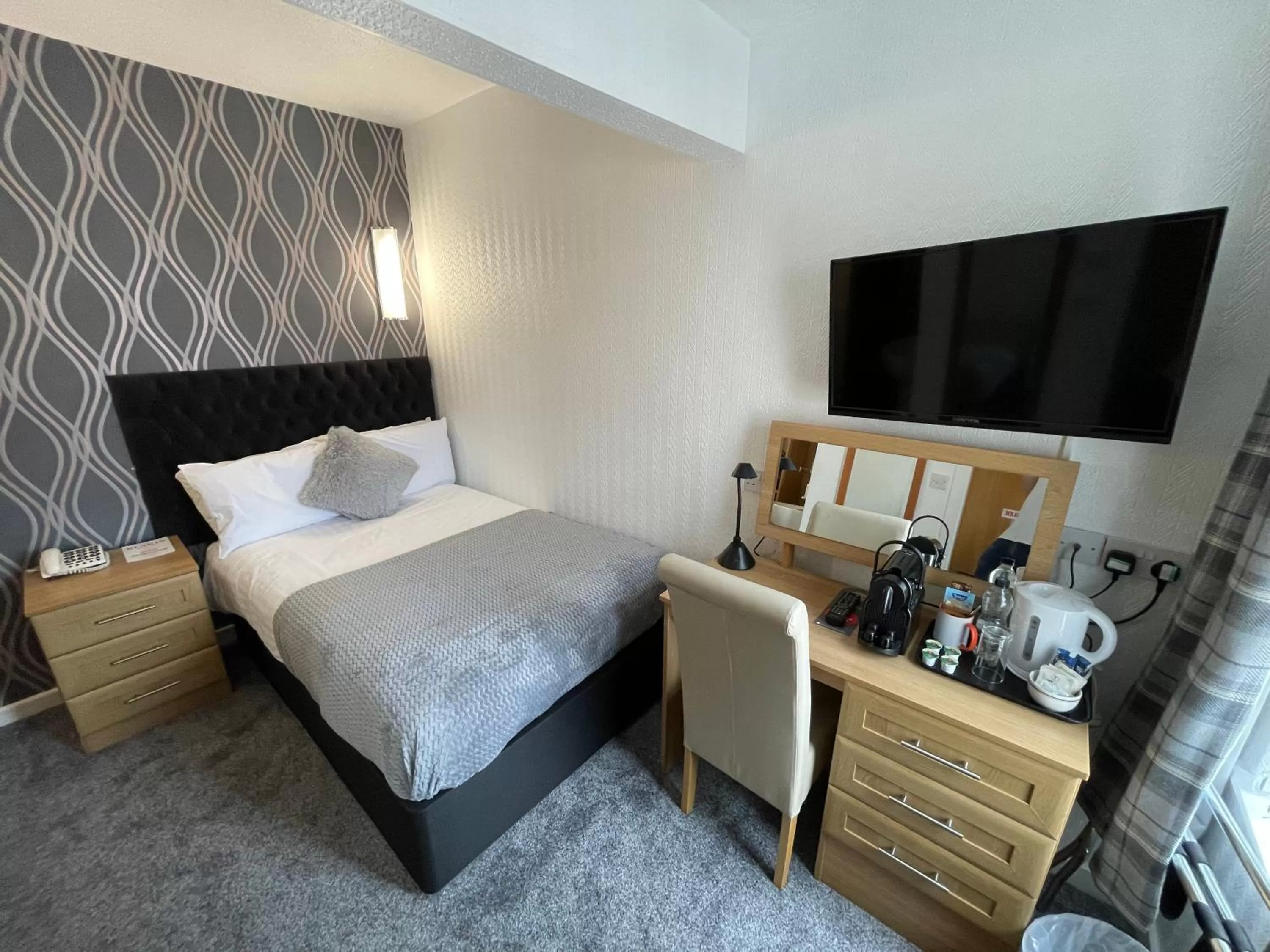 Bedroom, Bed in Ruskin Hotel