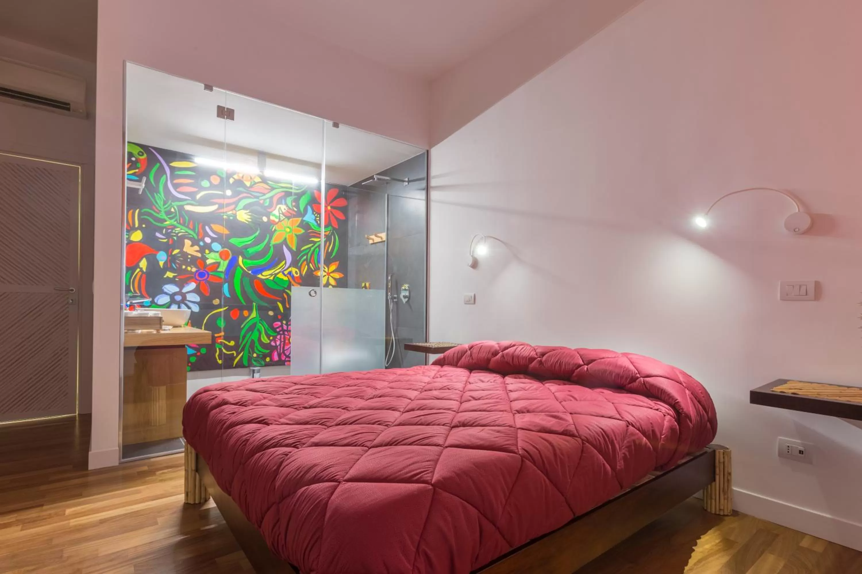 Photo of the whole room, Bed in Soul City