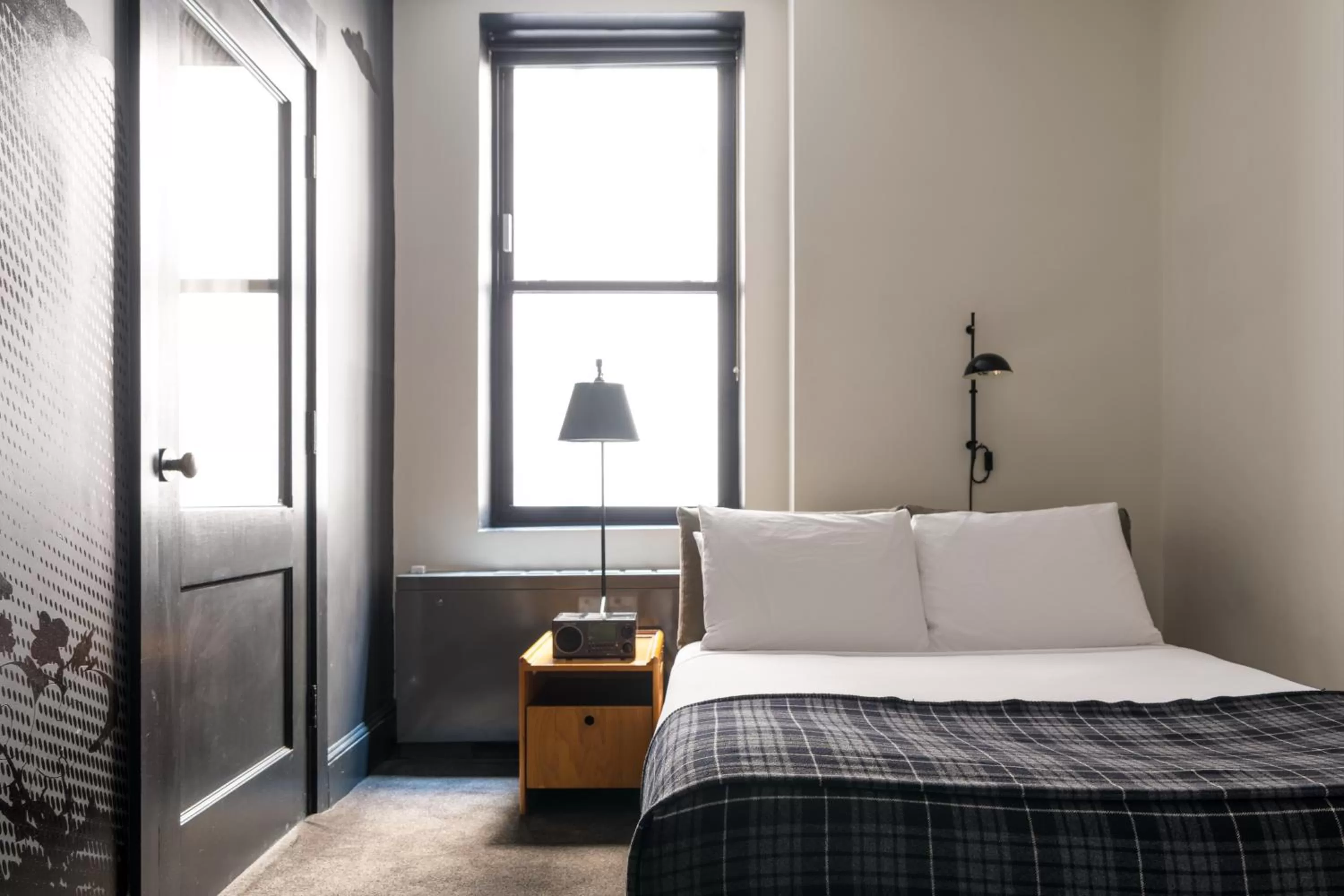 Bedroom, Bed in Ace Hotel New York