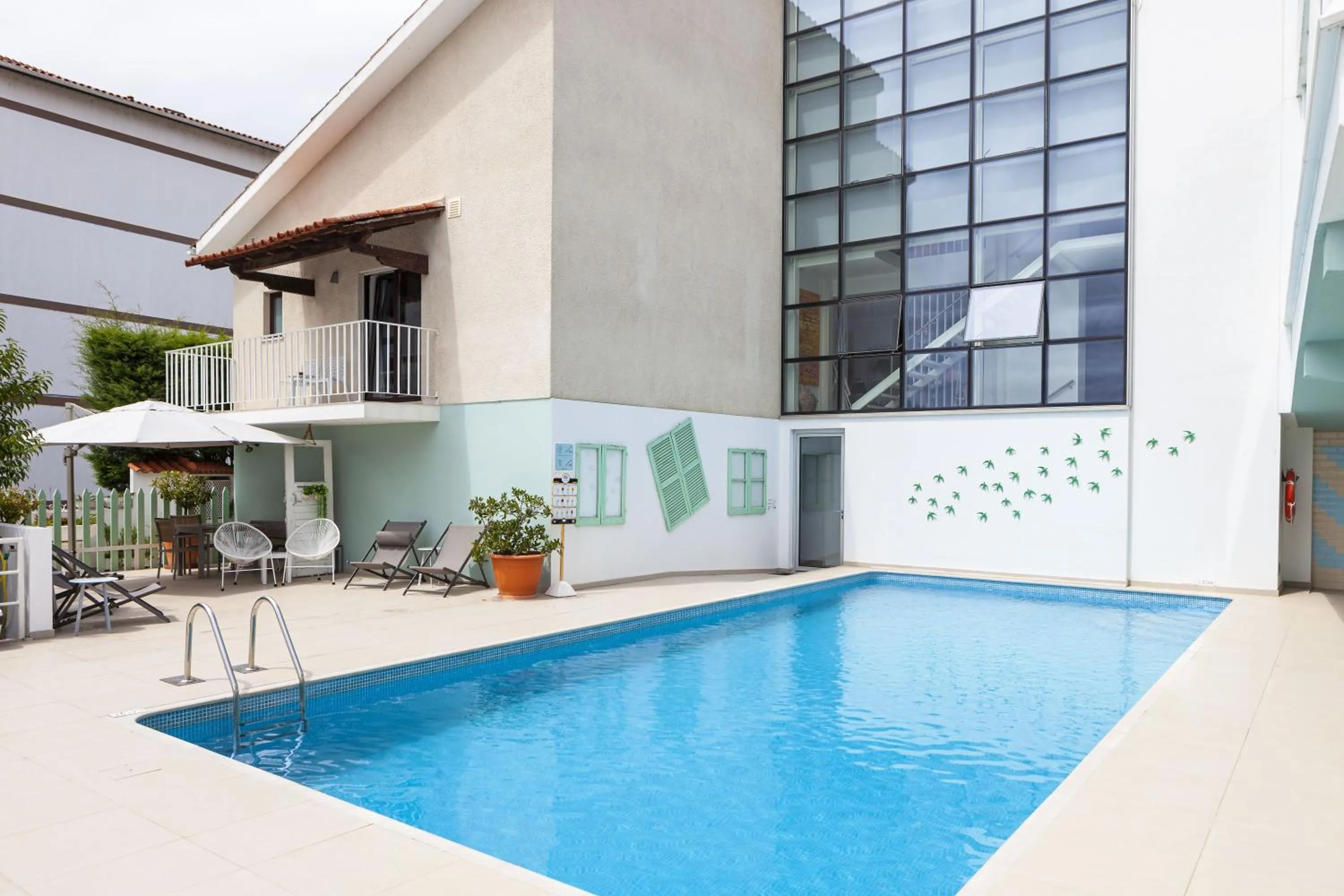 Swimming pool in Boutique Hotel Casa do Outeiro - Arts & Crafts