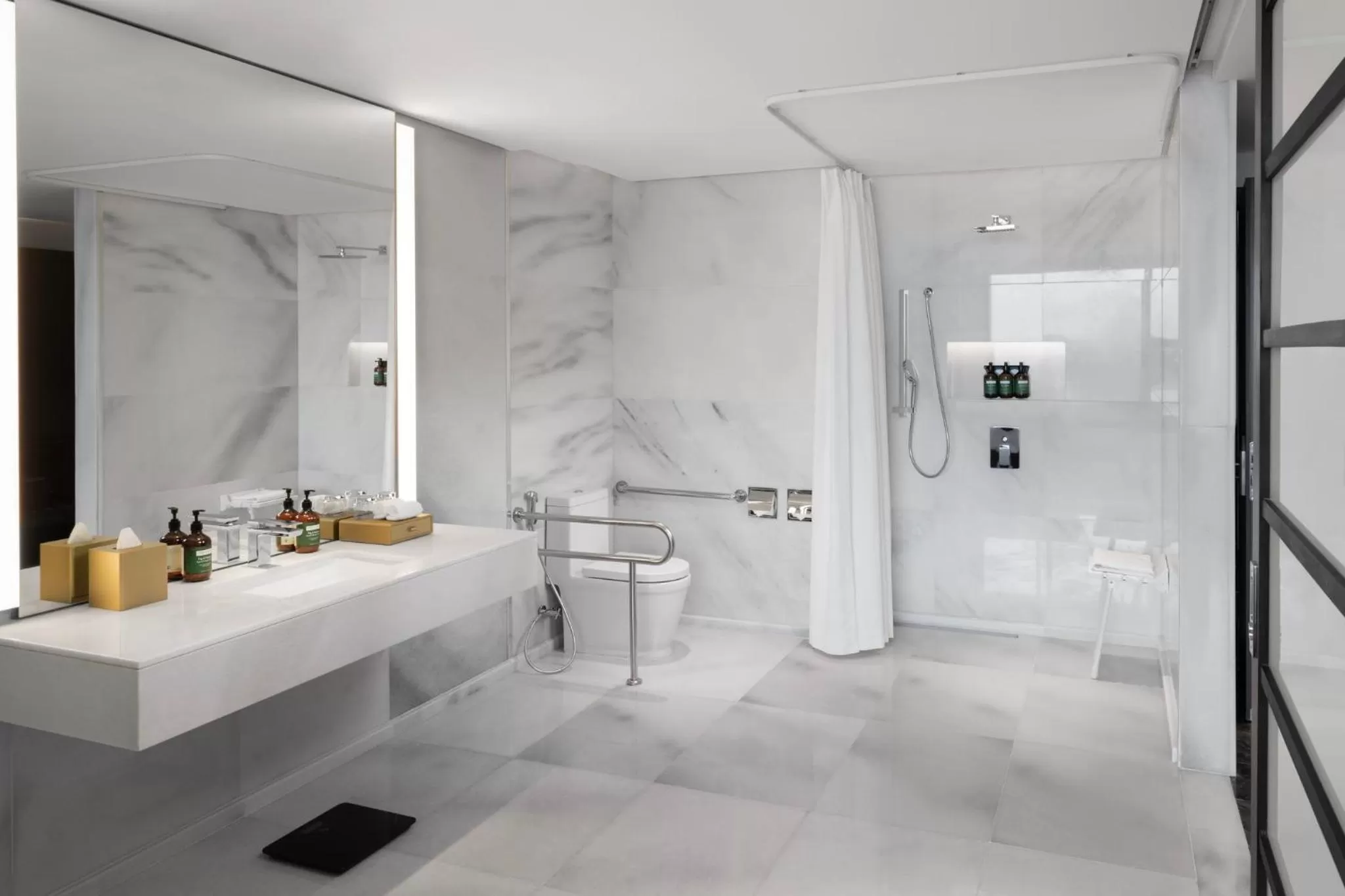 Photo of the whole room in Crowne Plaza Vinh Yen City Centre by IHG