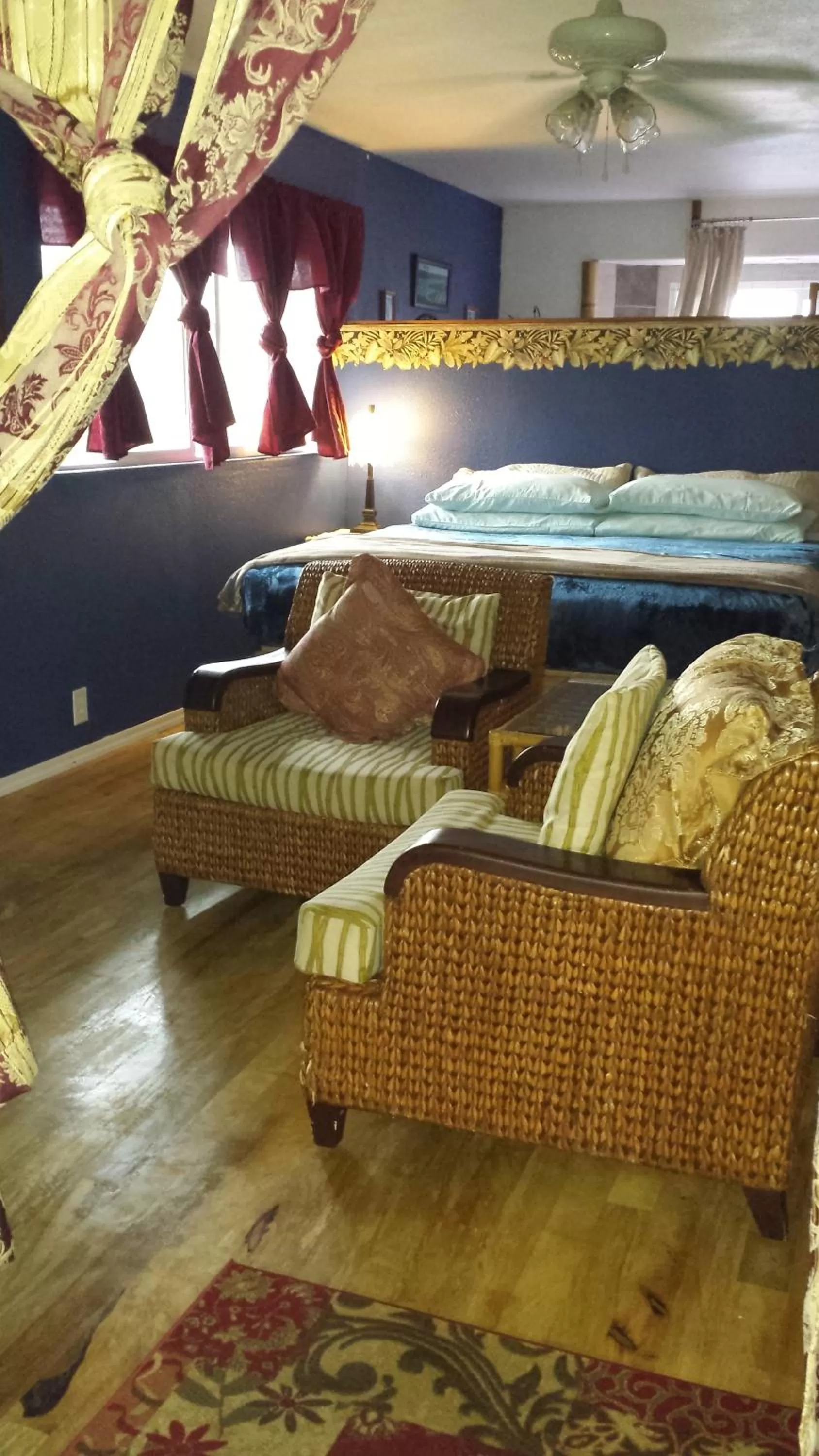 Bed in Aloha Crater Lodge