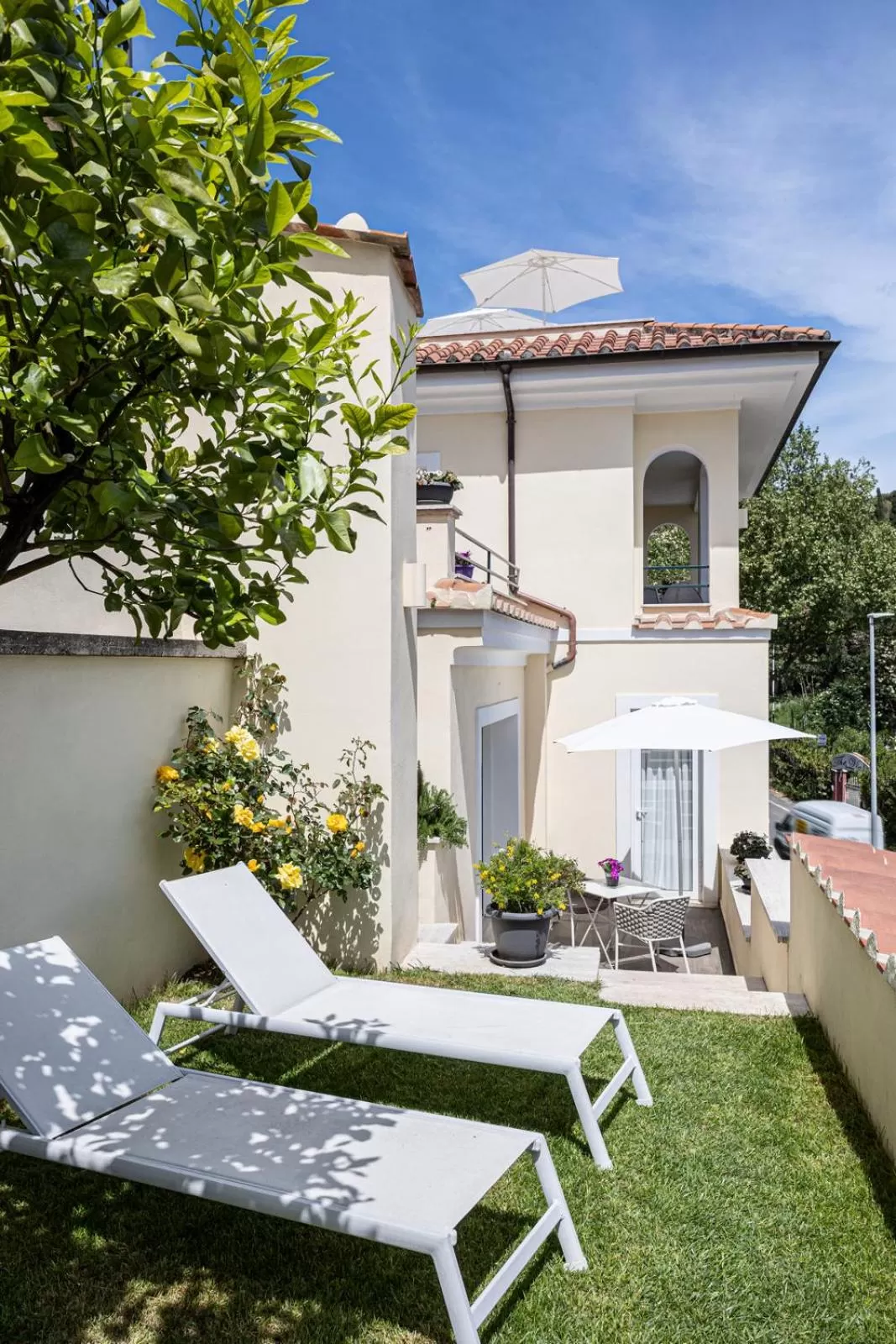 Property building in Monastero dei Santi