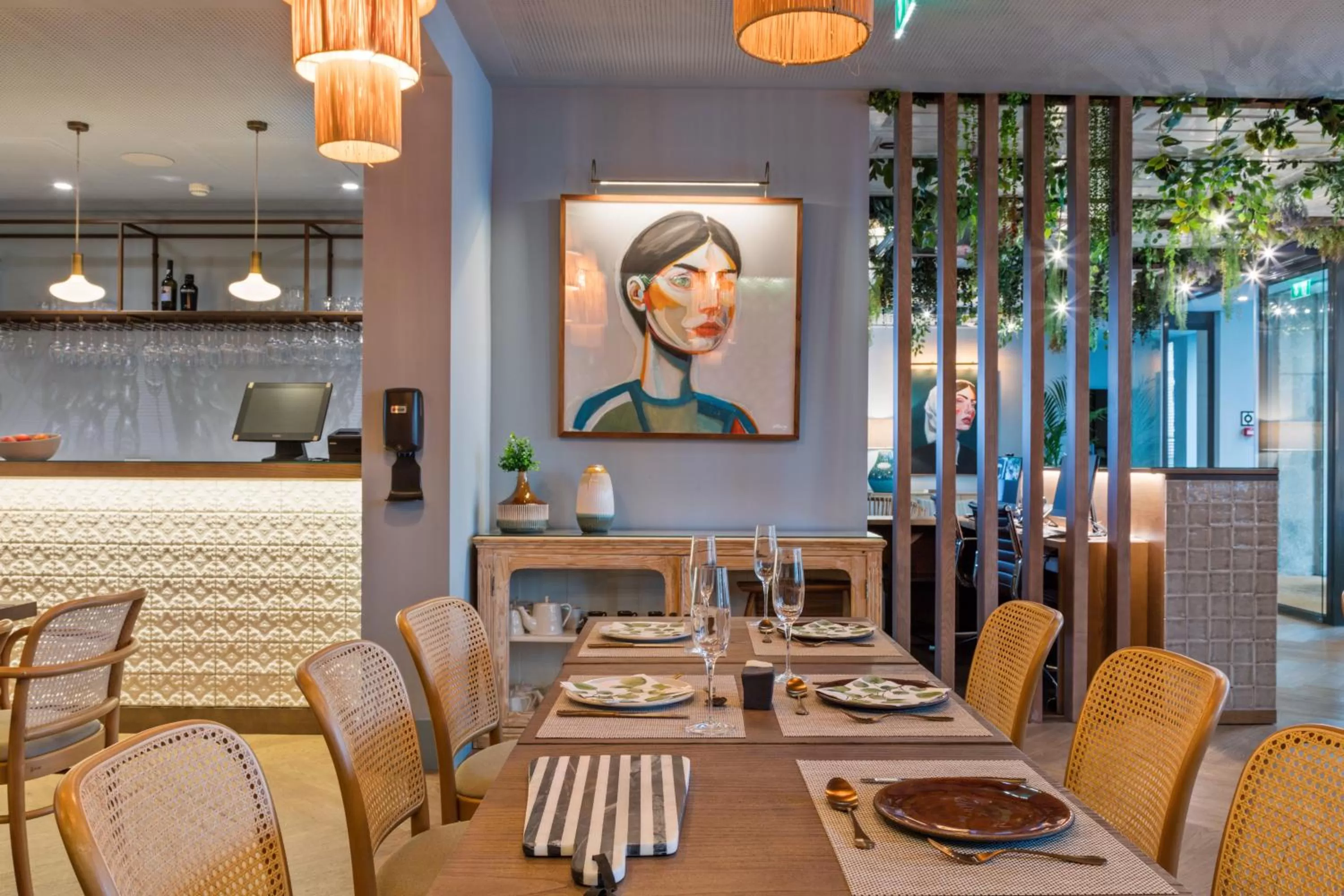 Restaurant/places to eat in Pur Oporto Boutique Hotel by actahotels