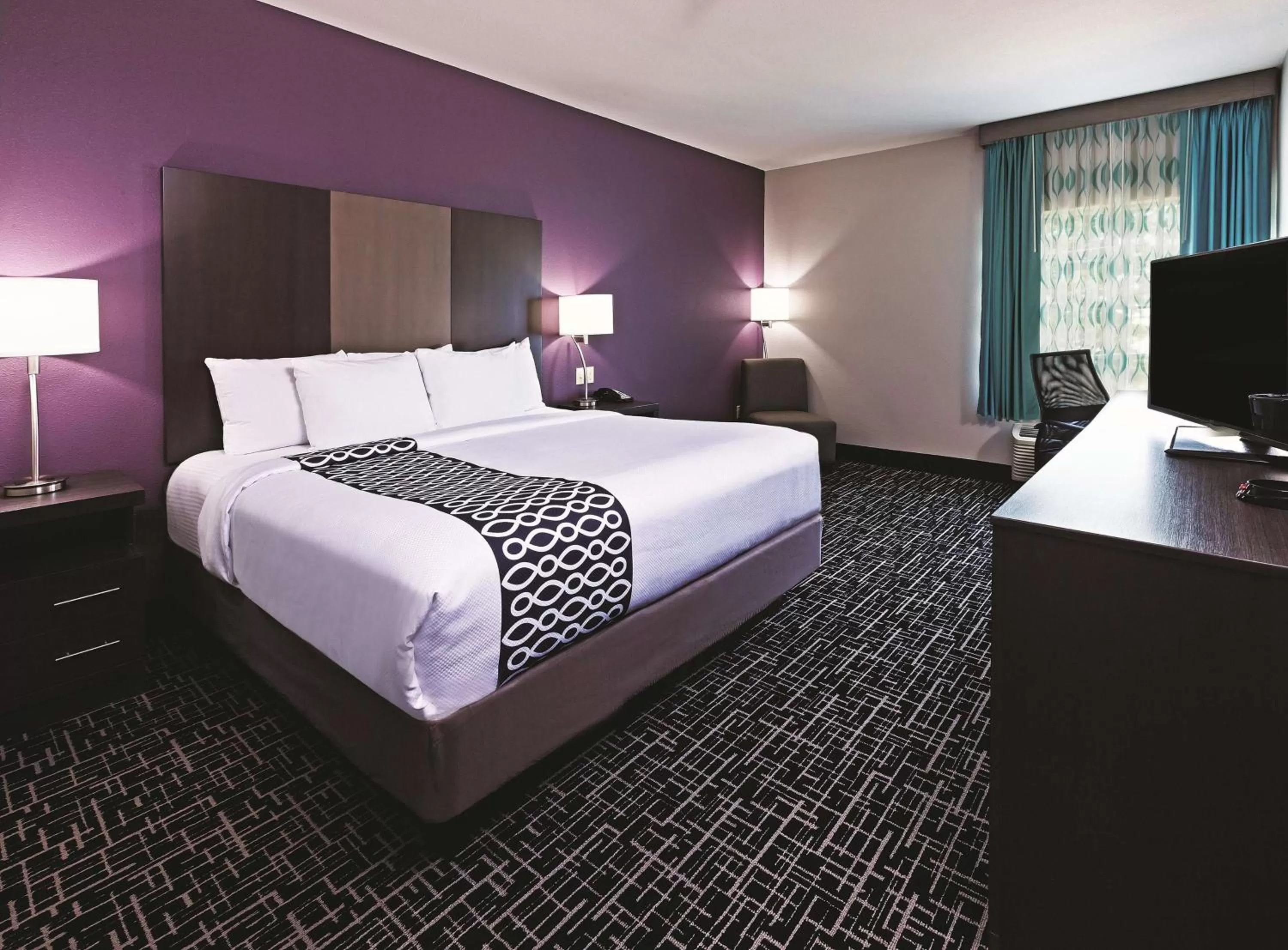 Photo of the whole room in La Quinta by Wyndham Claremore