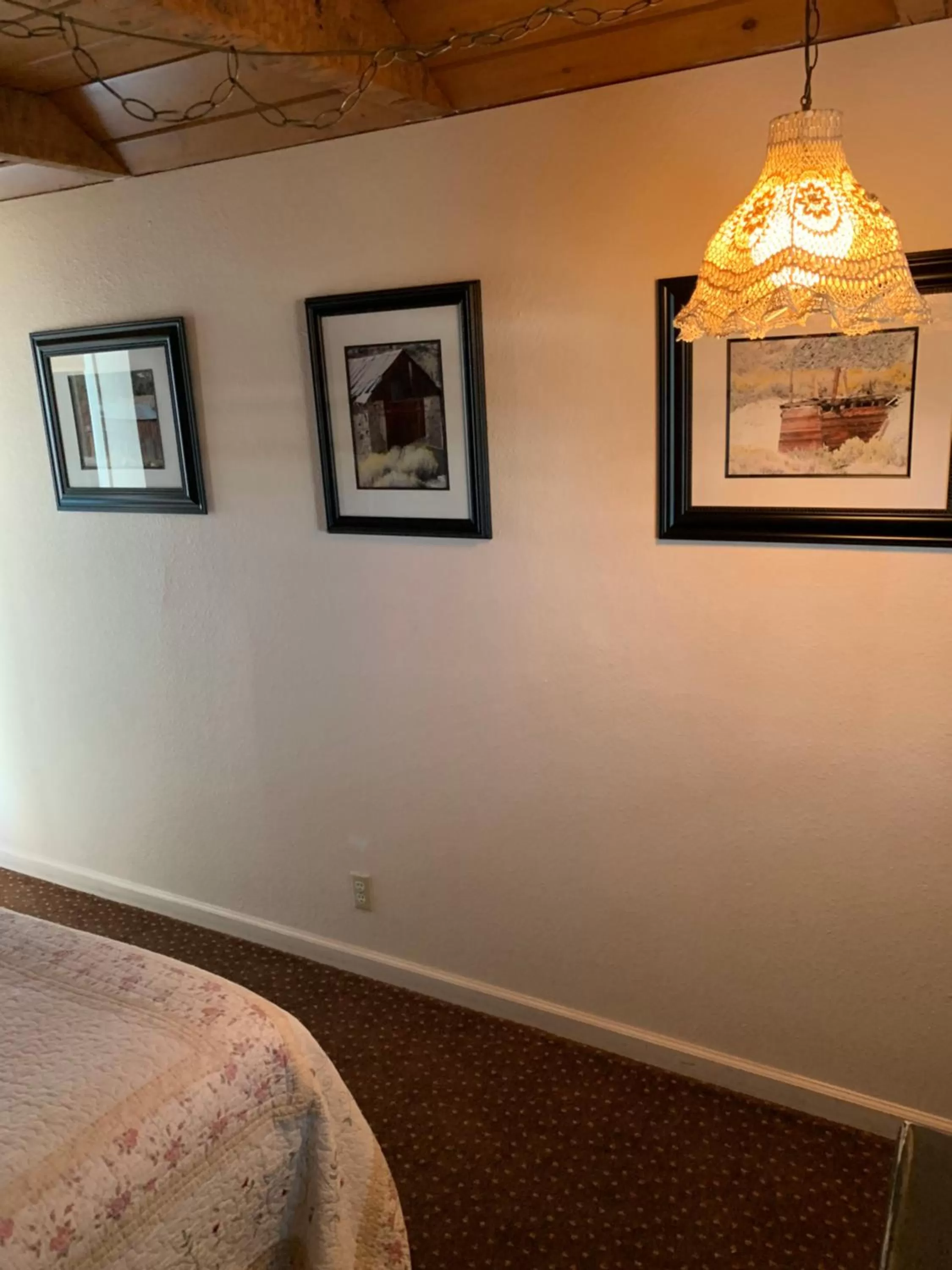Bedroom, Bed in Sugarloaf Mountain Motel