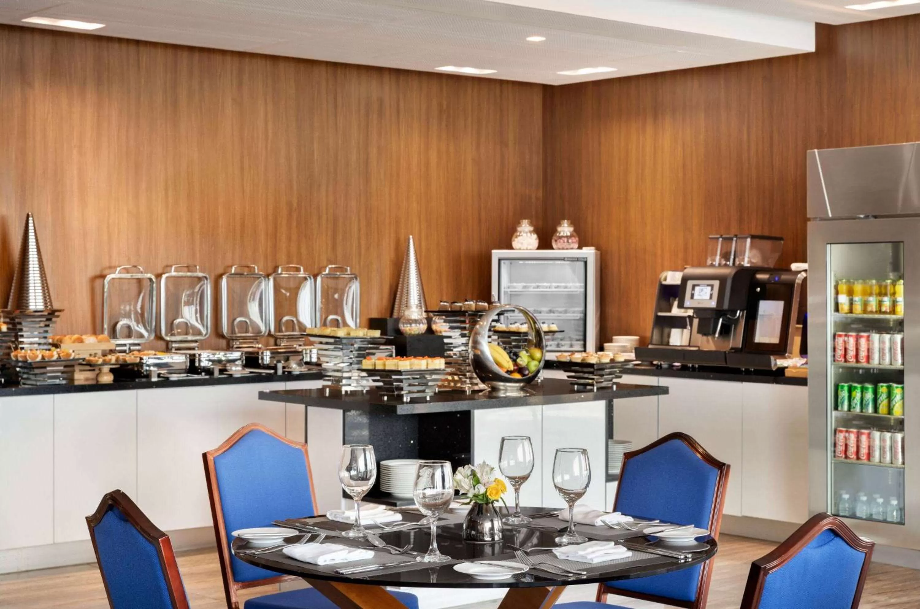 Lounge or bar in Wyndham Grand Manama