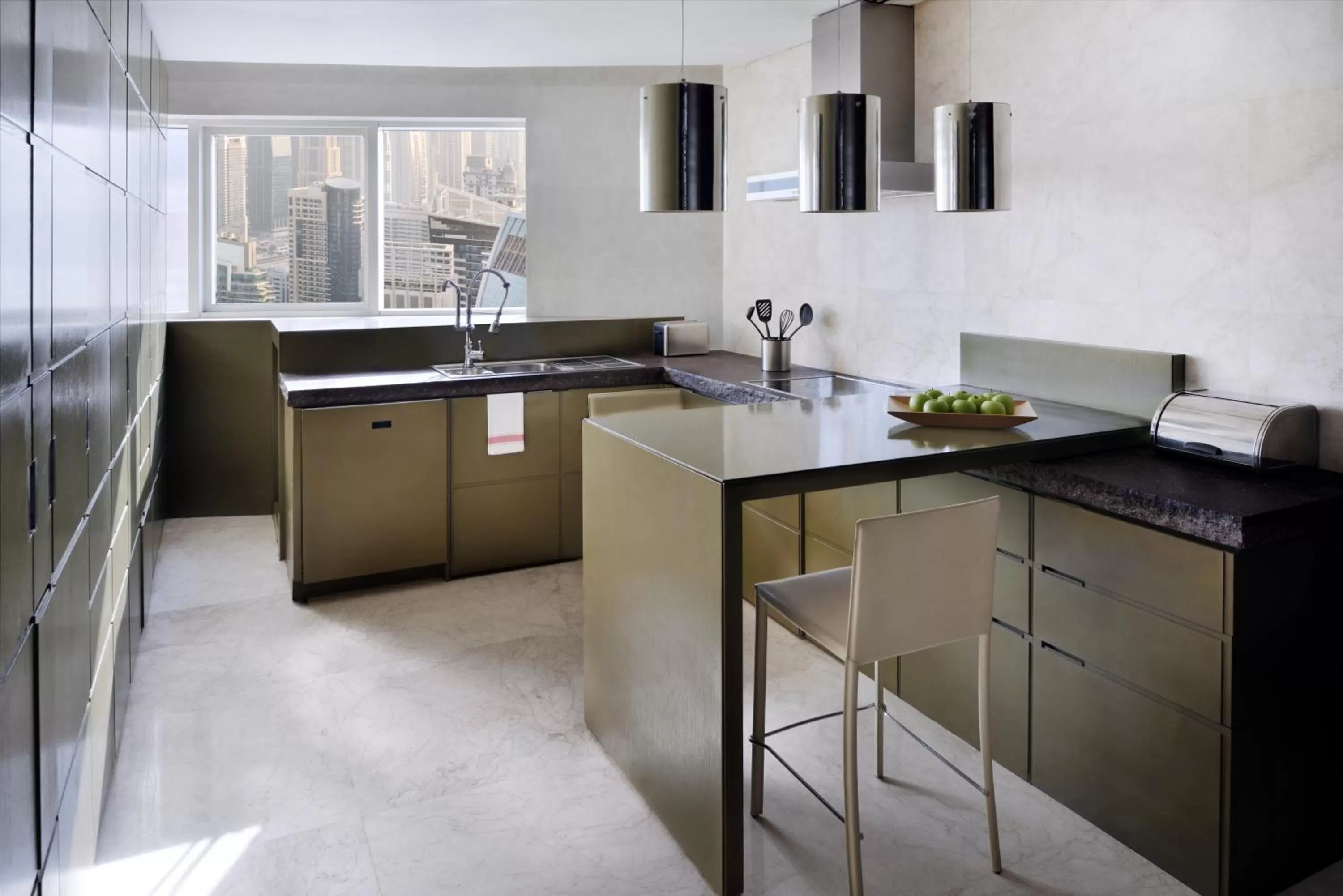 Kitchen or kitchenette in Dubai Marriott Harbour Hotel And Suites