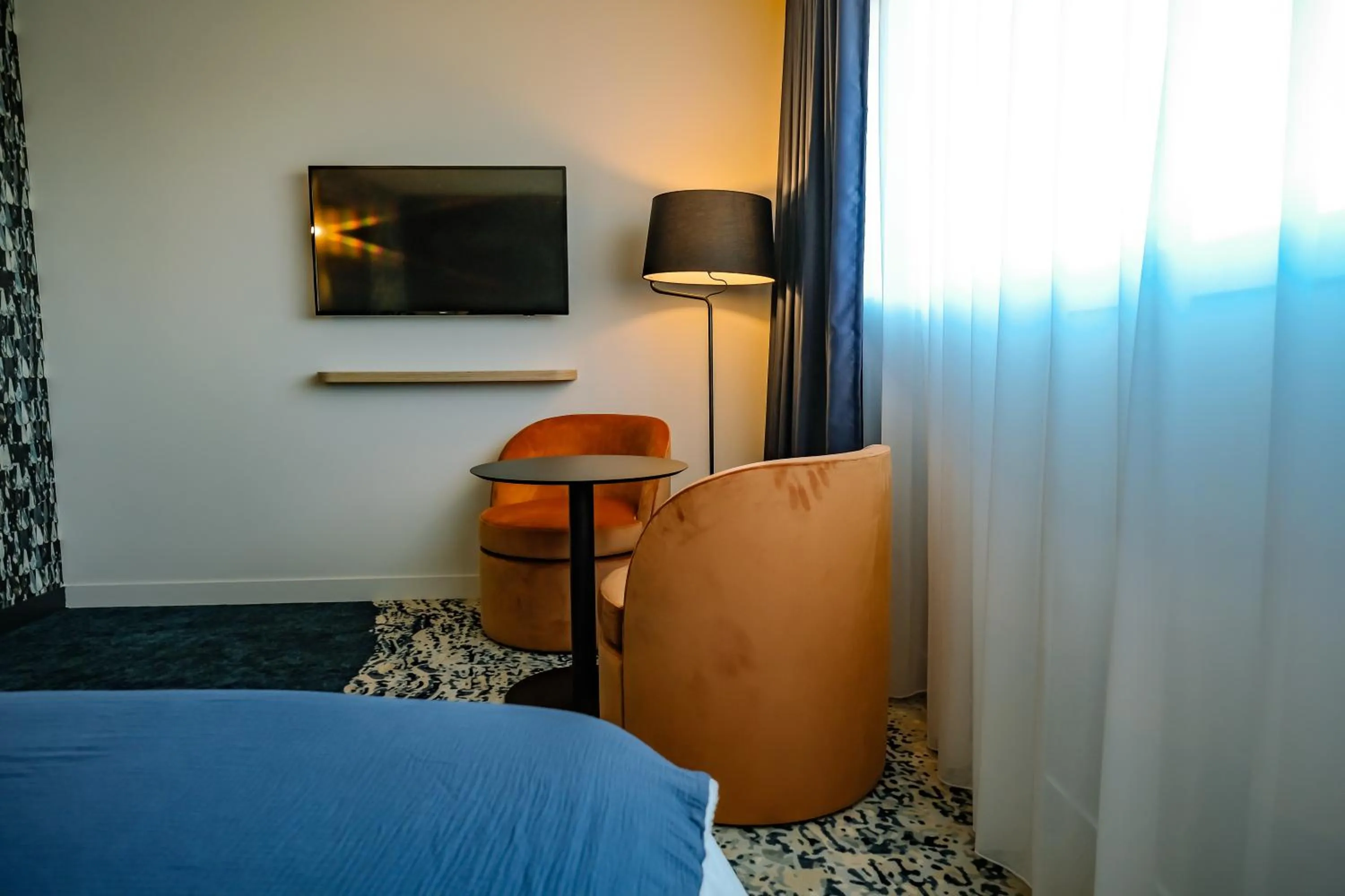 TV and multimedia, Bed in Live Hotels Bordeaux Lac