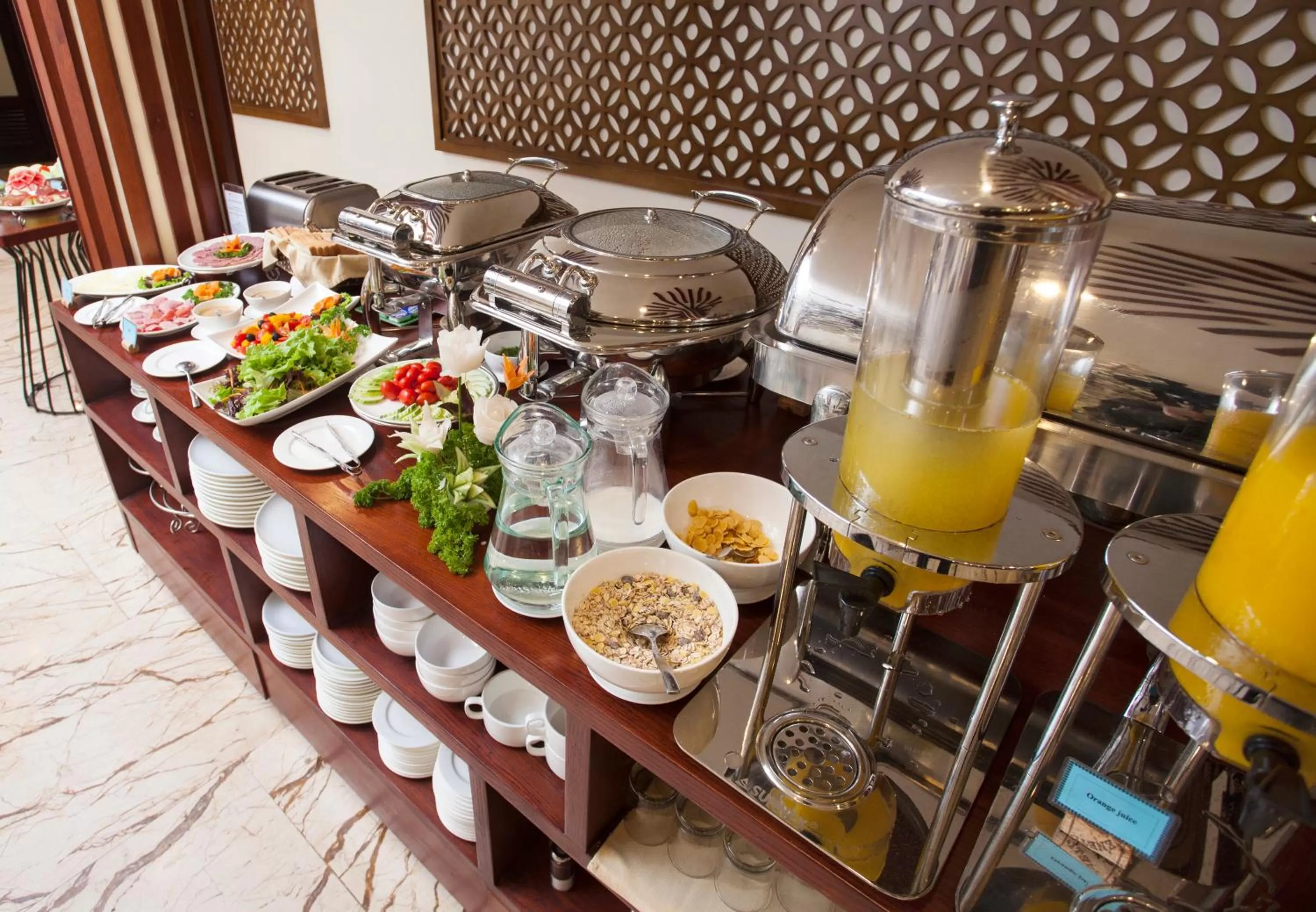 Restaurant/places to eat in Midori Boutique Hotel