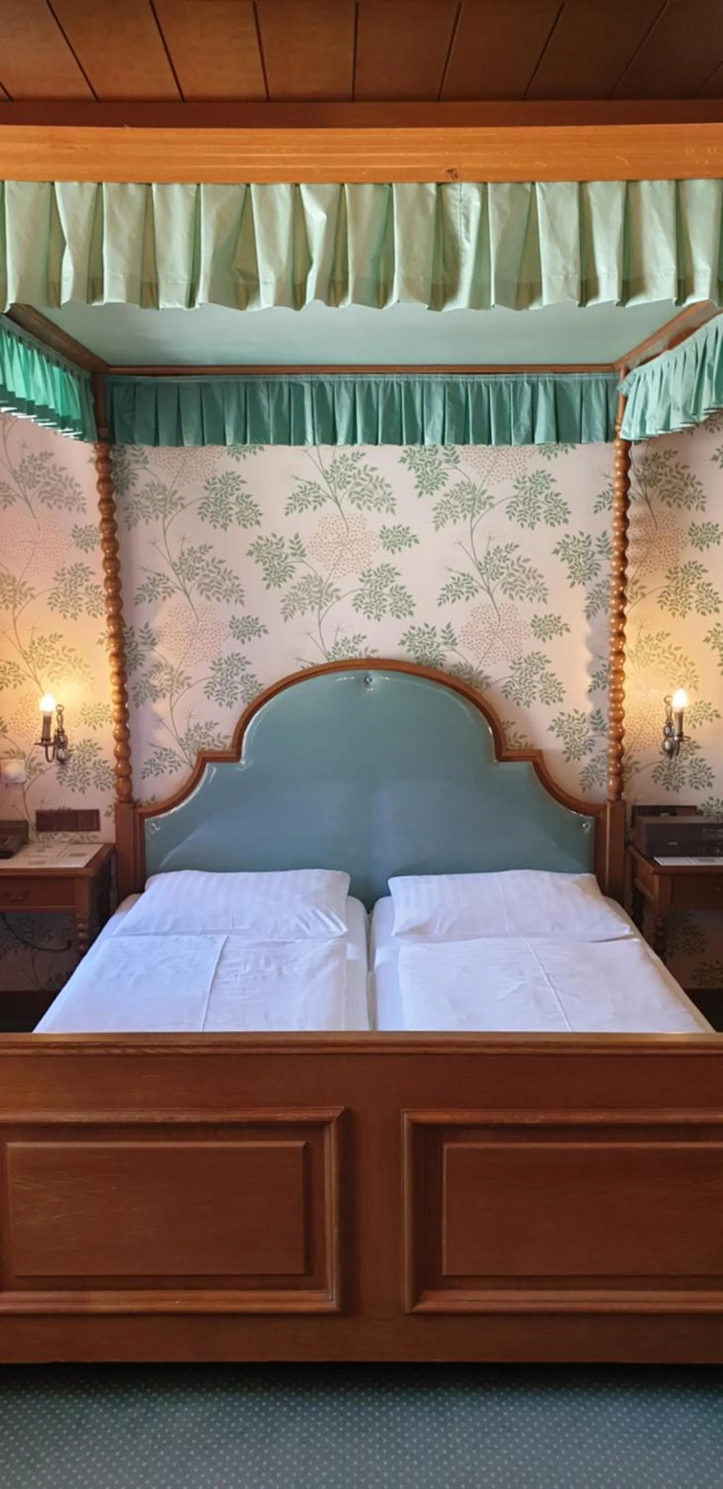 Photo of the whole room, Bed in Hotel Hohenstauffen