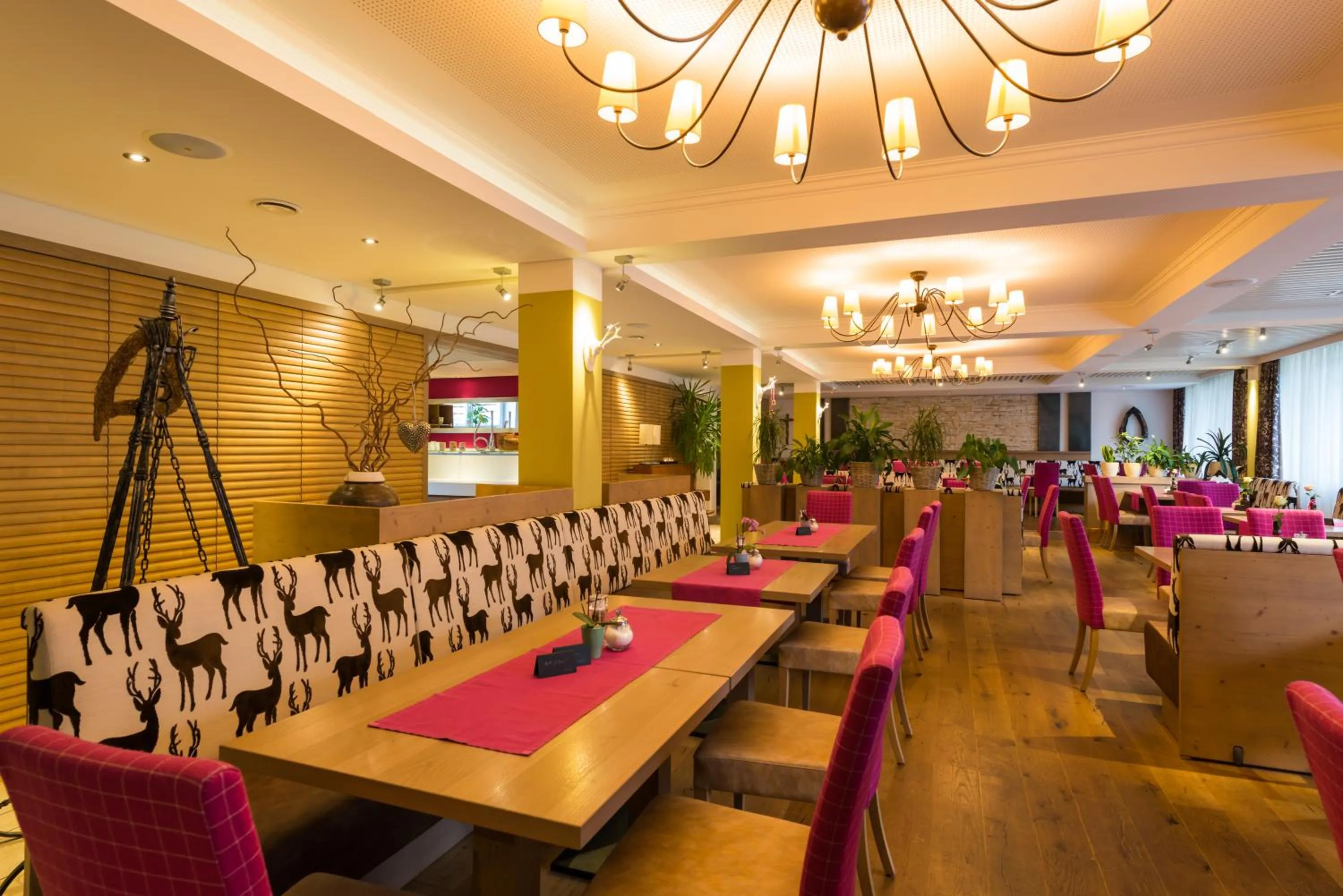 Restaurant/places to eat in Landhotel Postwirt