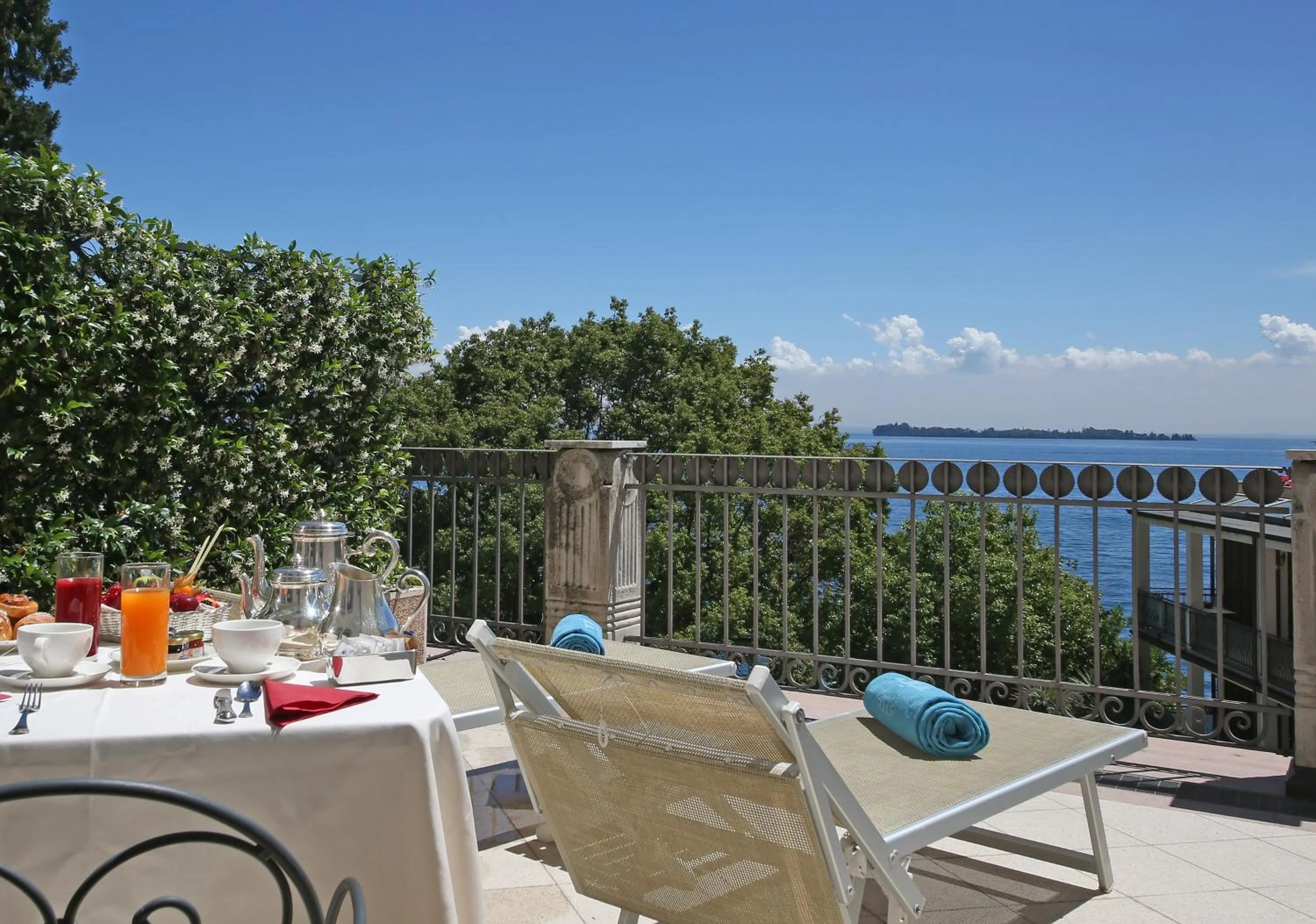 Balcony/Terrace in Hotel Savoy Palace