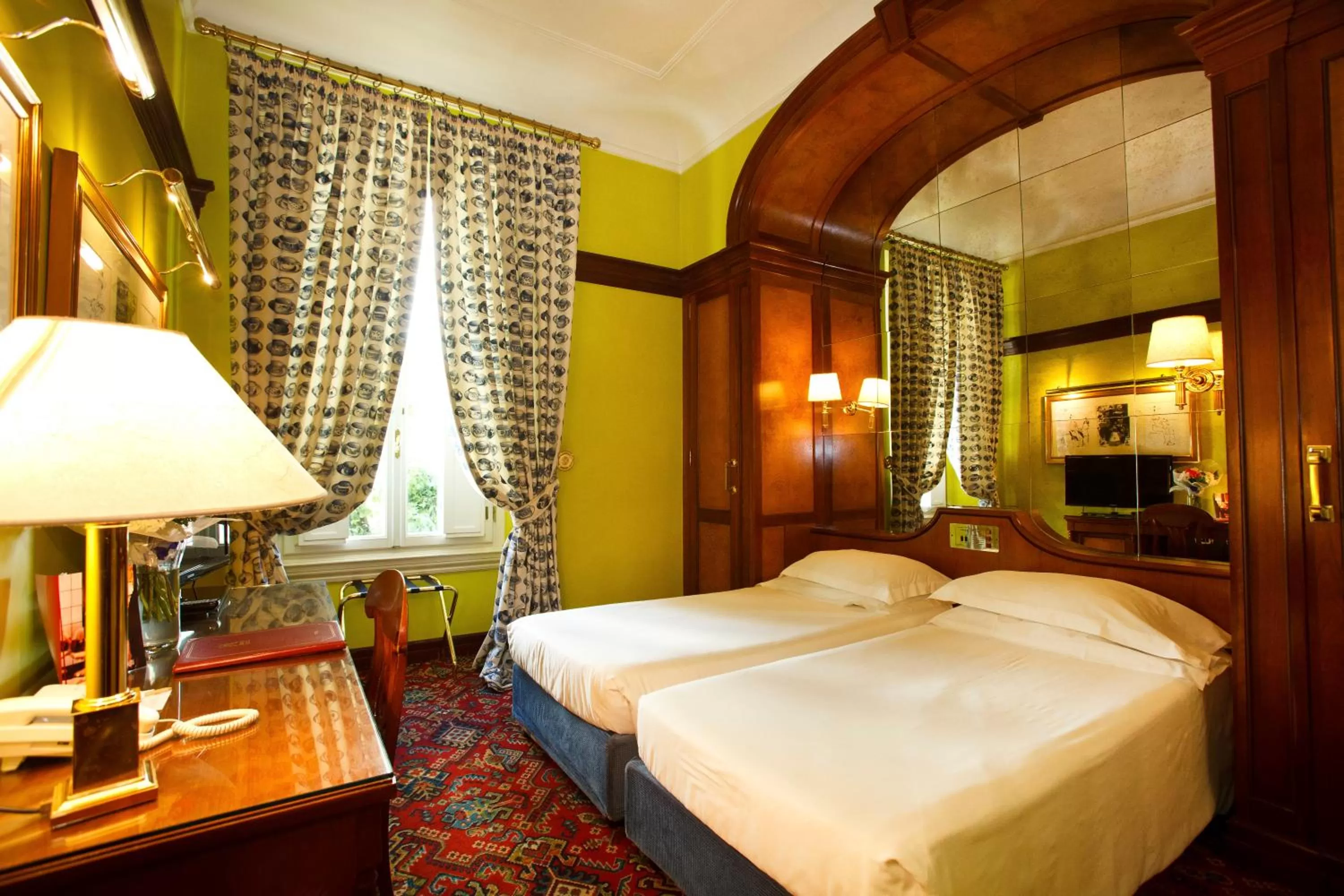 Bedroom, Bed in Hotel Albani Firenze