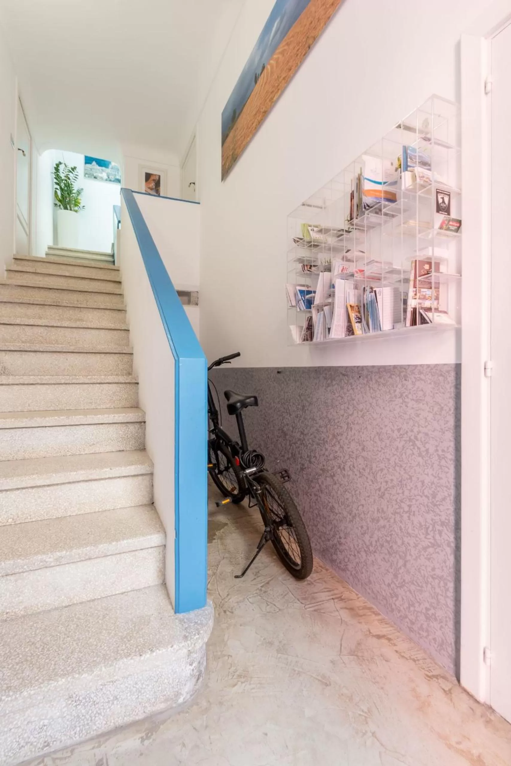 Decorative detail in B&B Bianco E Blu