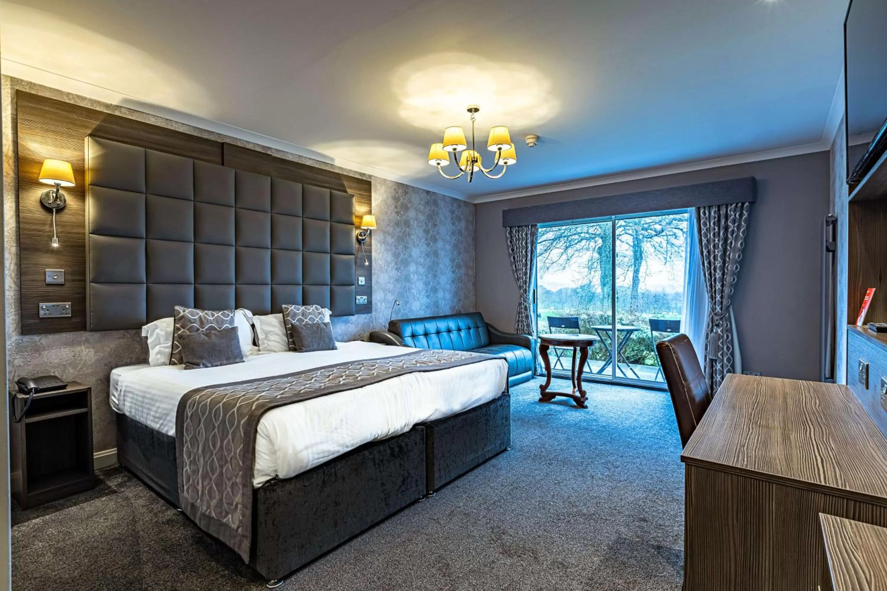 Bedroom, Bed in Dryfesdale Hotel - BW Signature Collection