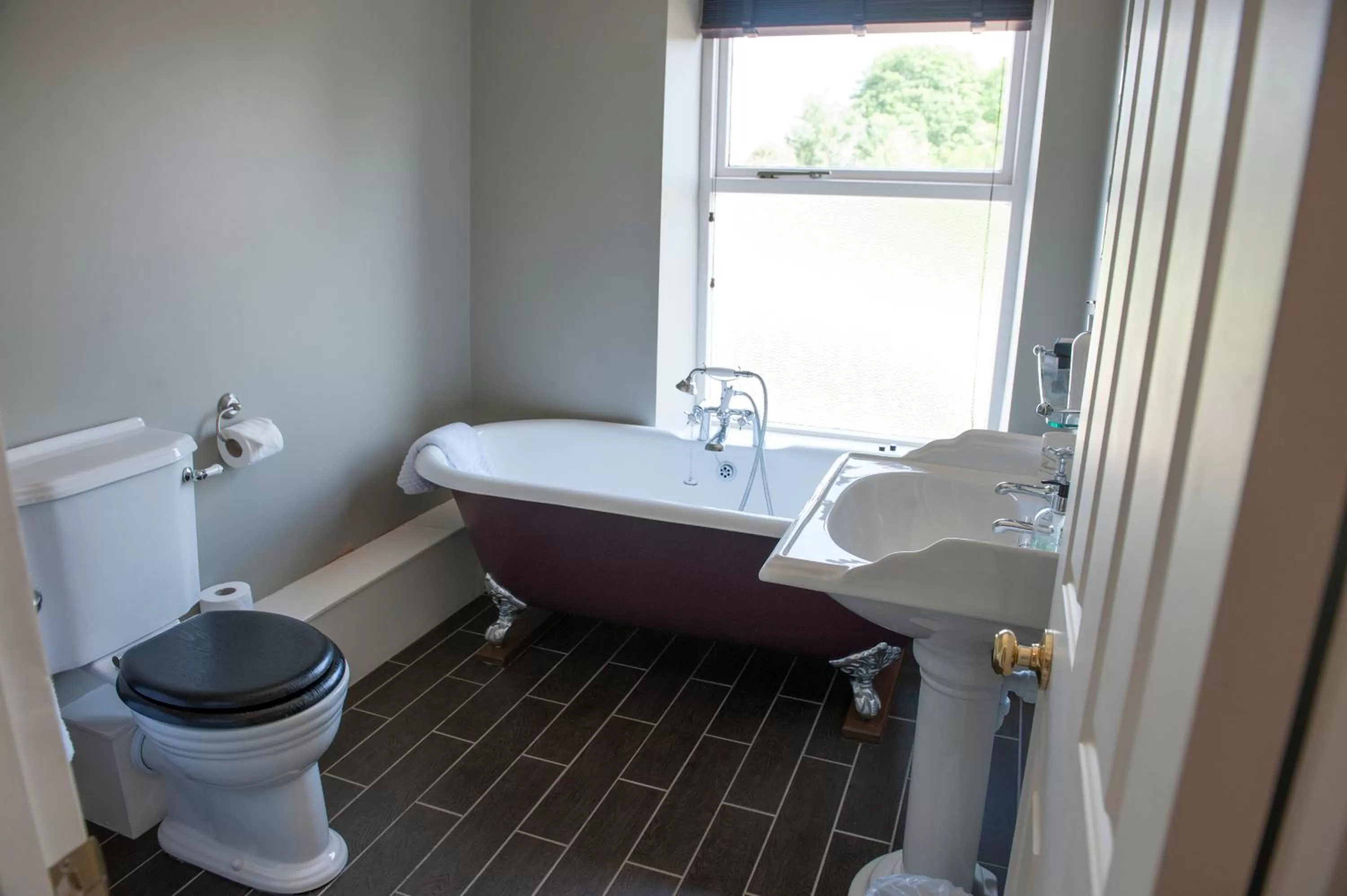 Day, Bathroom in The Bridge House