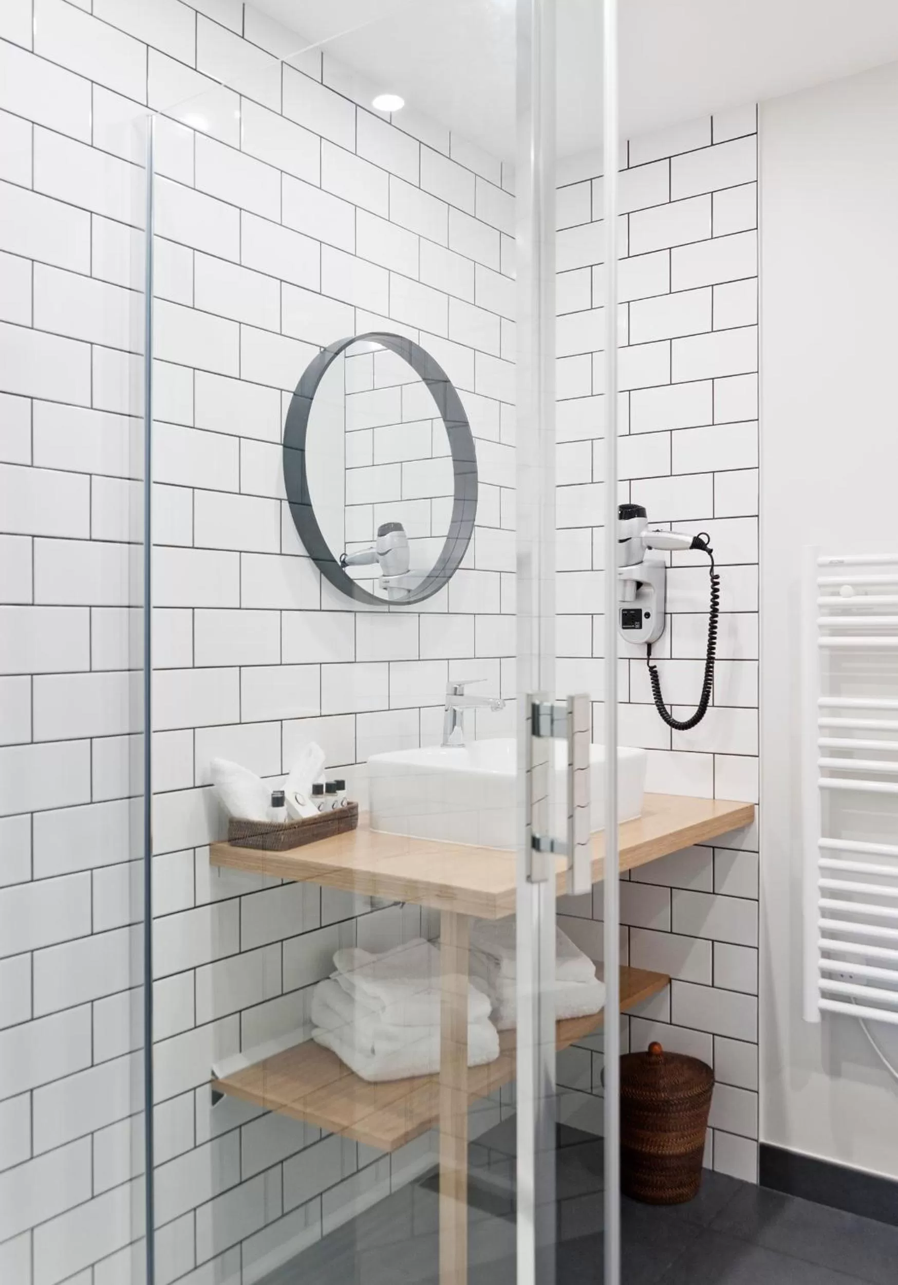 Shower in Hôtel Les Costans, The Originals Relais