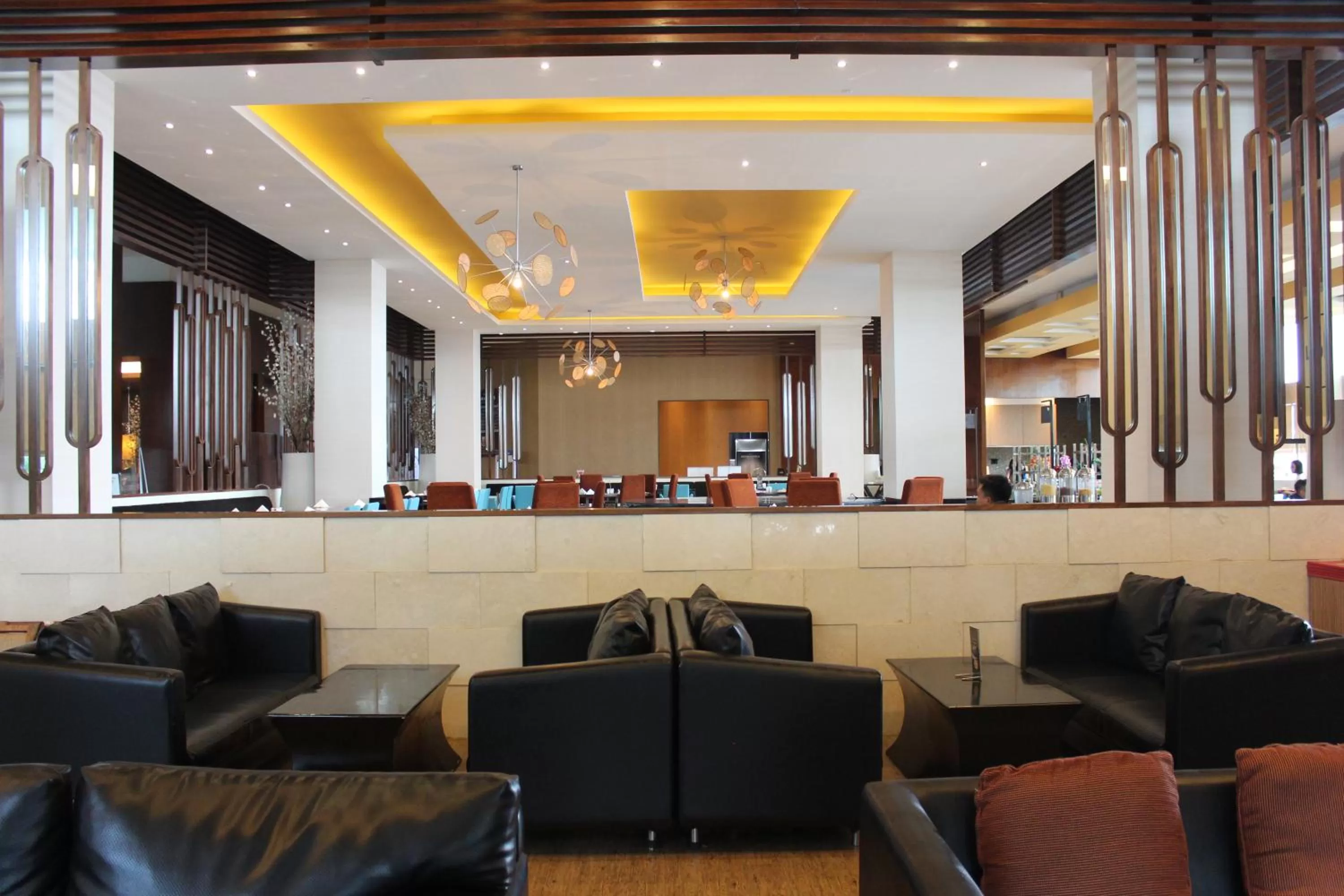 Restaurant/places to eat in Novotel Balikpapan