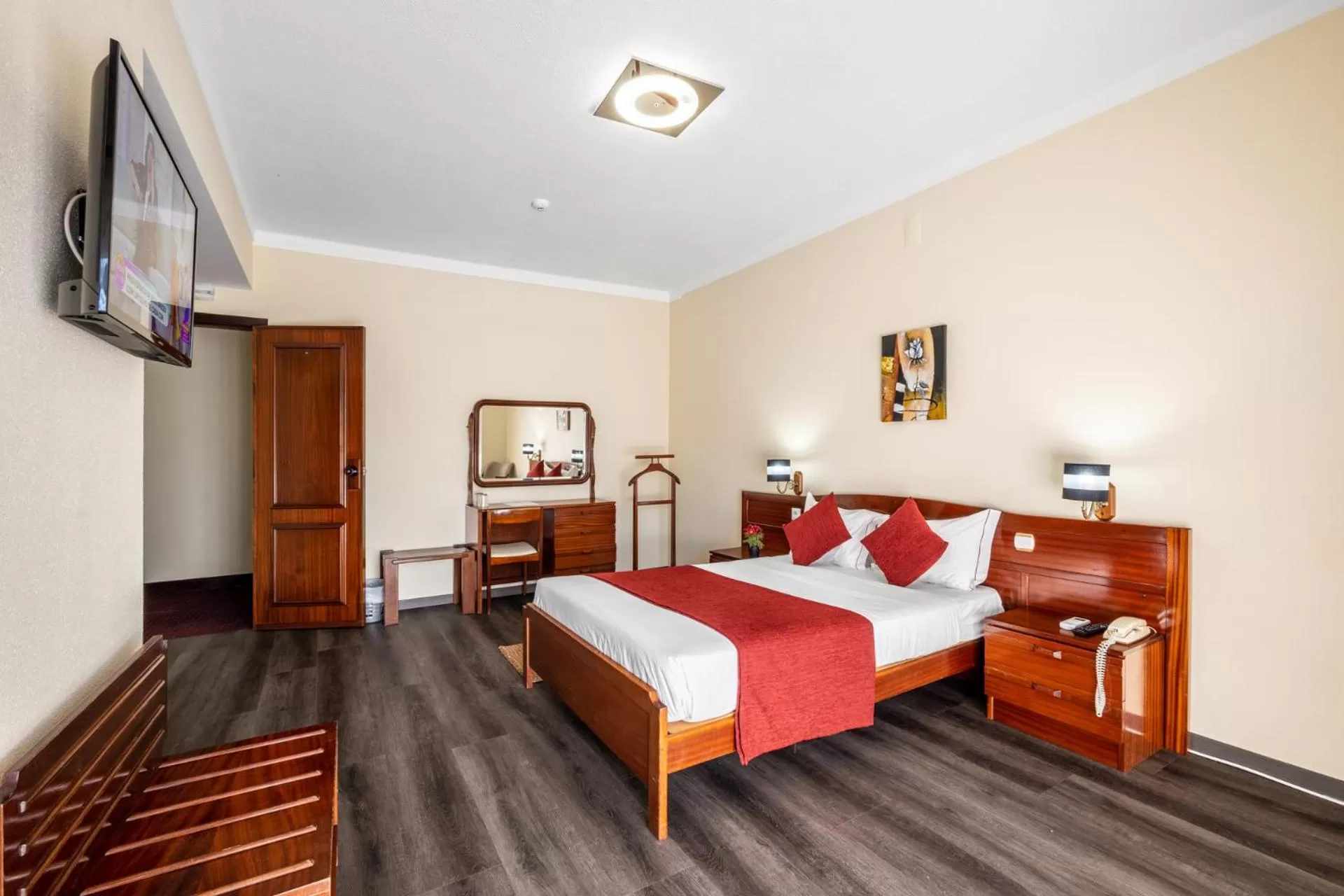 Bed in Hotel Colmeia