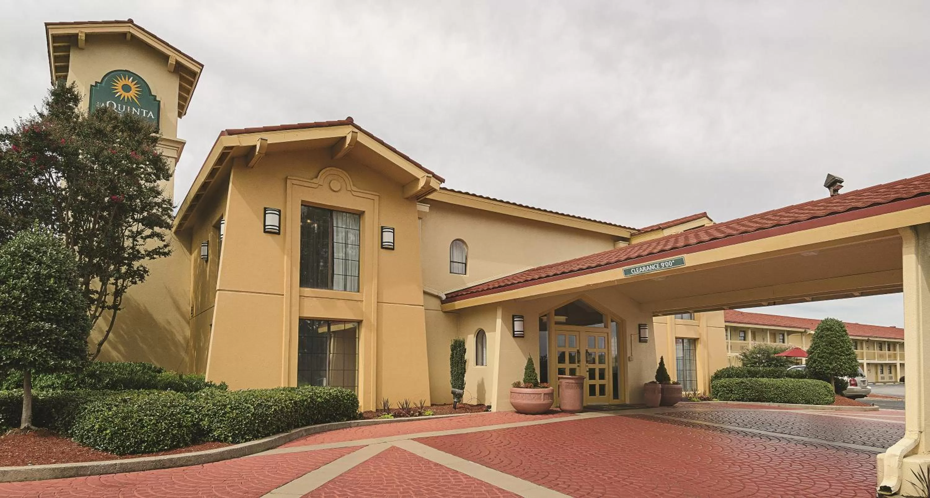 Facade/entrance in Baymont by Wyndham Greenville Woodruff Rd