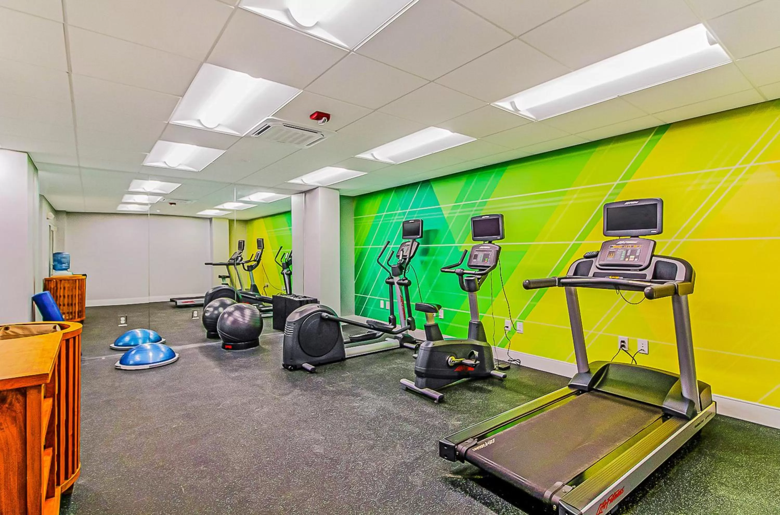 Fitness centre/facilities in Holiday Inn Resort Oceanfront at Surfside Beach by IHG