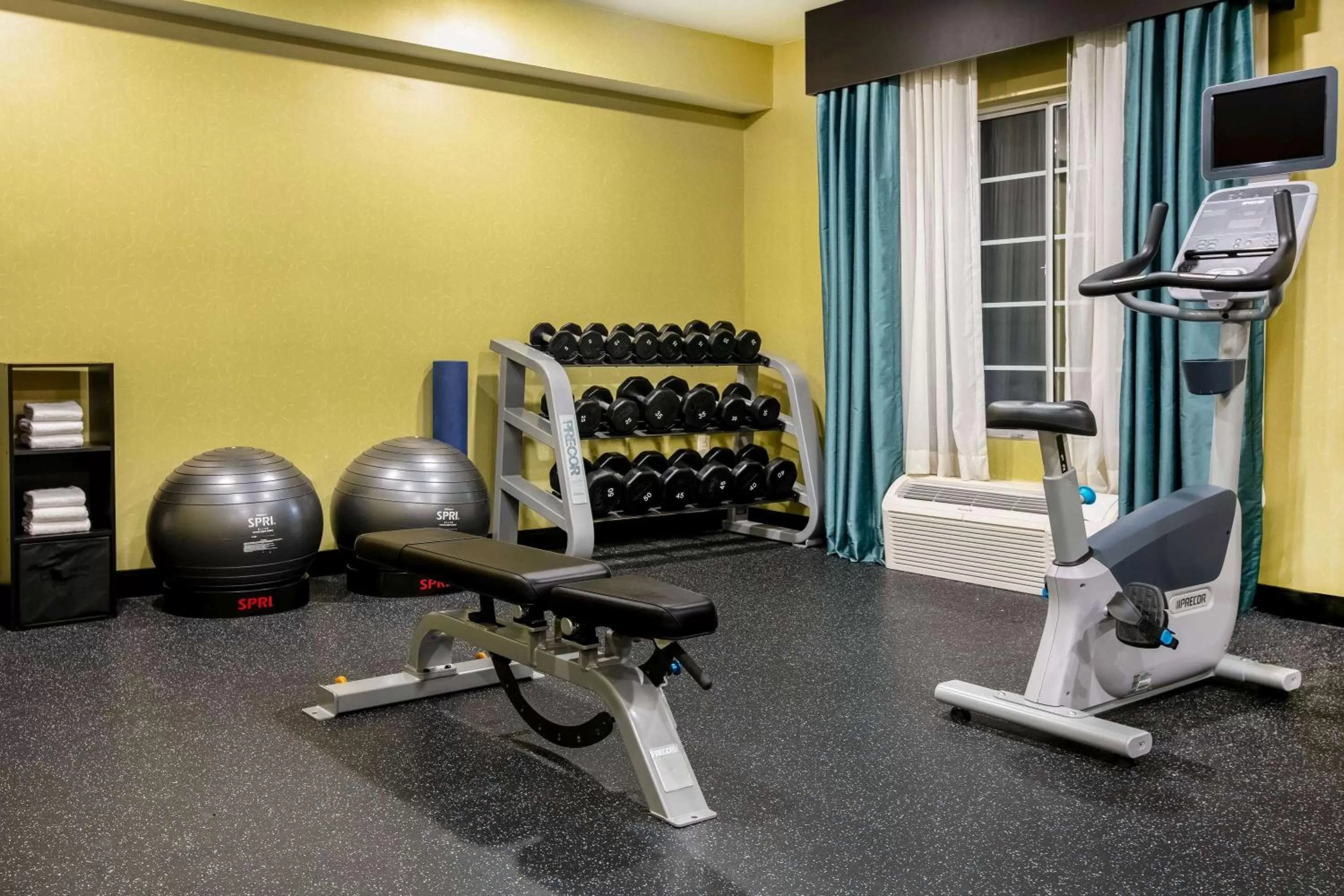 Fitness centre/facilities in Baymont Inn & Suites Braselton