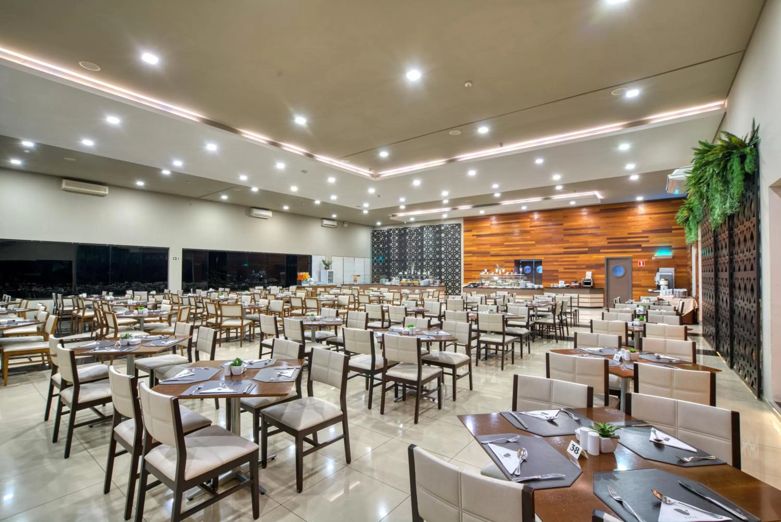 Restaurant/places to eat in Viale Cataratas Hotel & Eventos